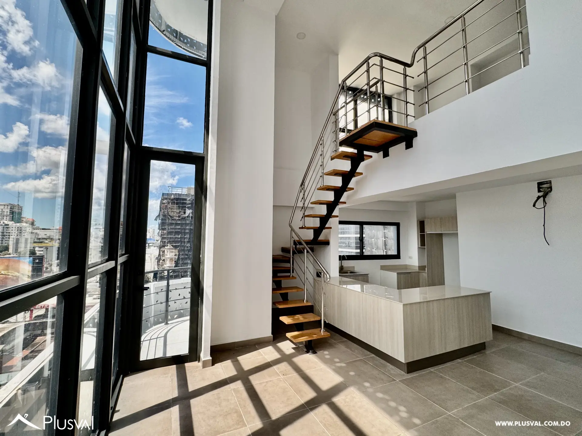 Alquilo Excelente Apartamento tipo Loft en Zona Privilegiada de  Naco 498393