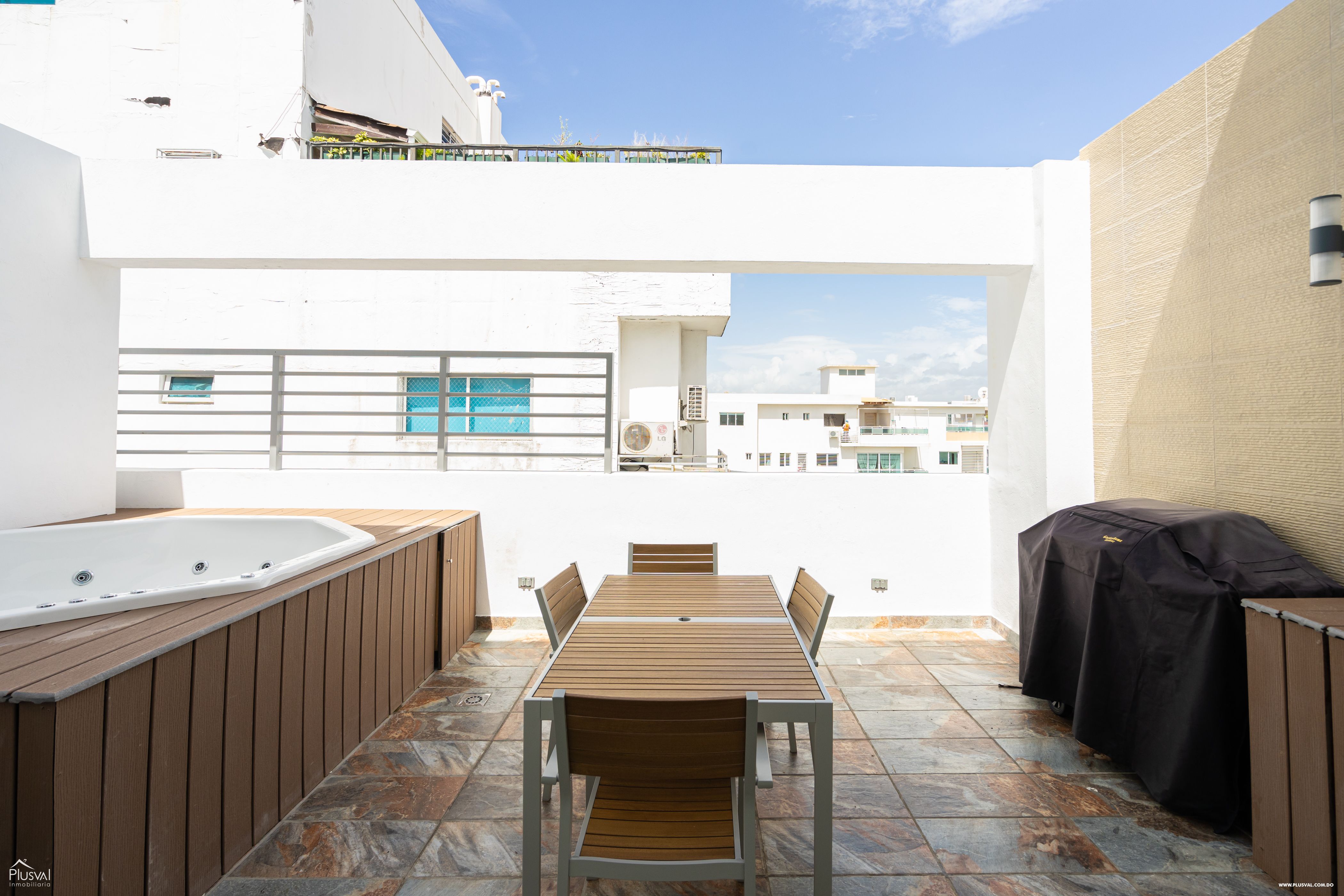 Apartamento en Alquiler Evaristo Morales con Línea Blanca 209408