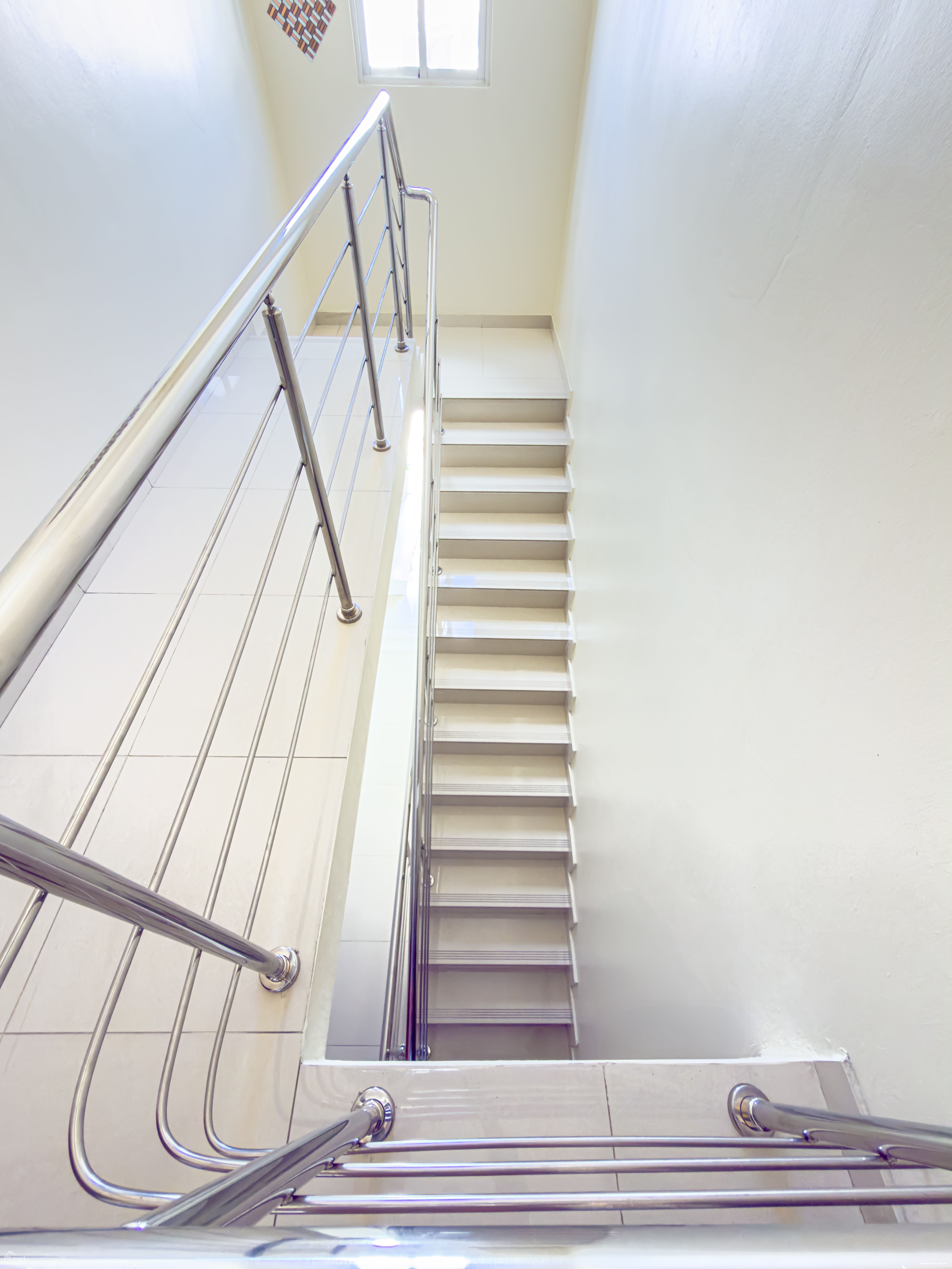 Apartamento en Alquiler 6to nivel en Los Restauradores con 3 Habitaciones 476325