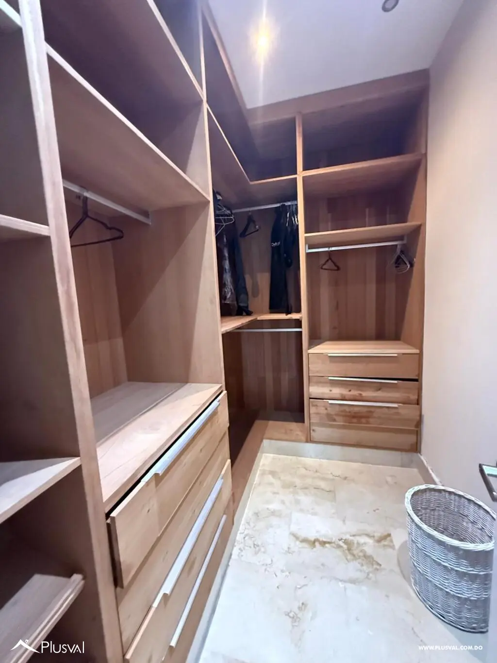 Venta de apartamento amueblado en los Cacicazgos 453989