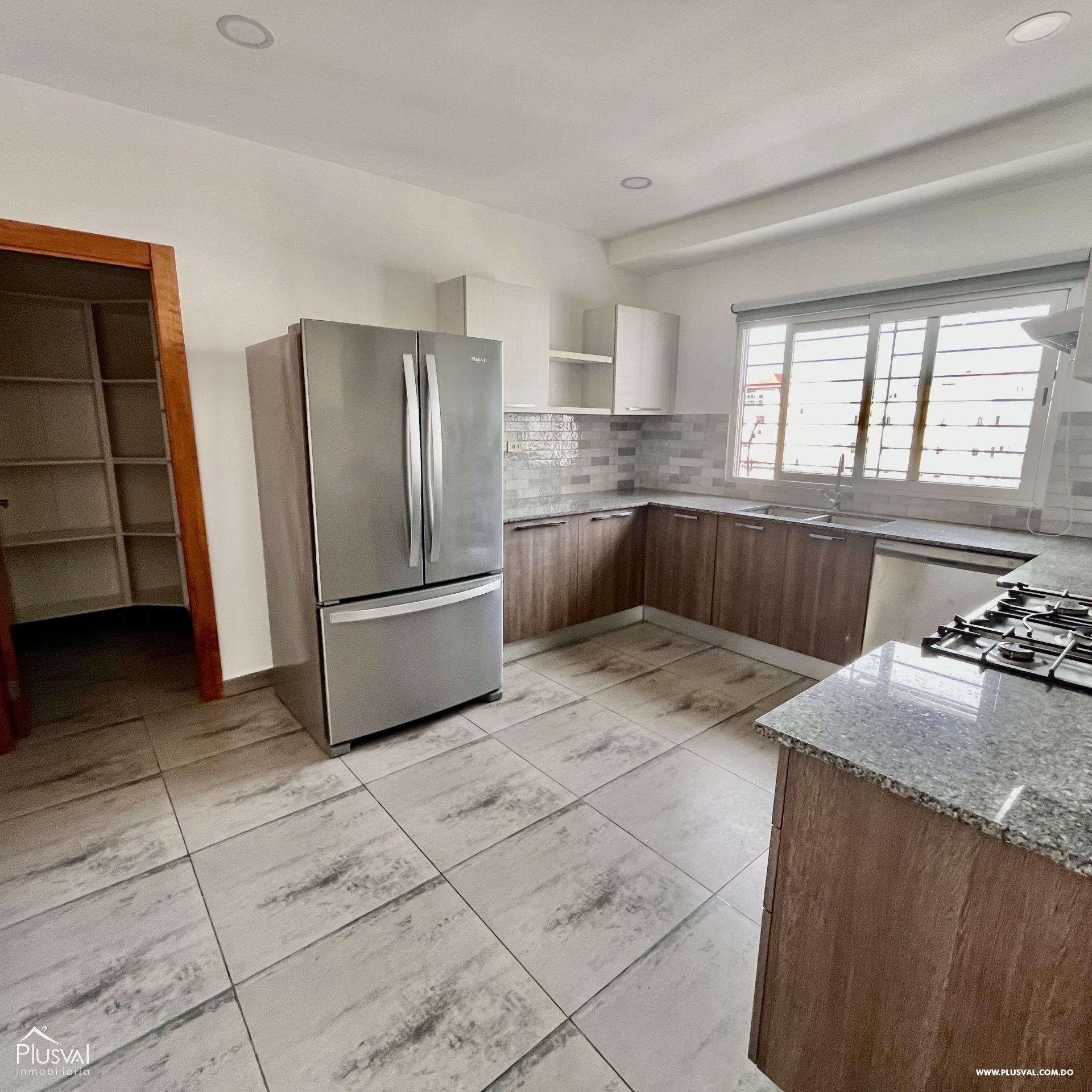 APARTAMENTO EN ALQUILER, NACO 450035