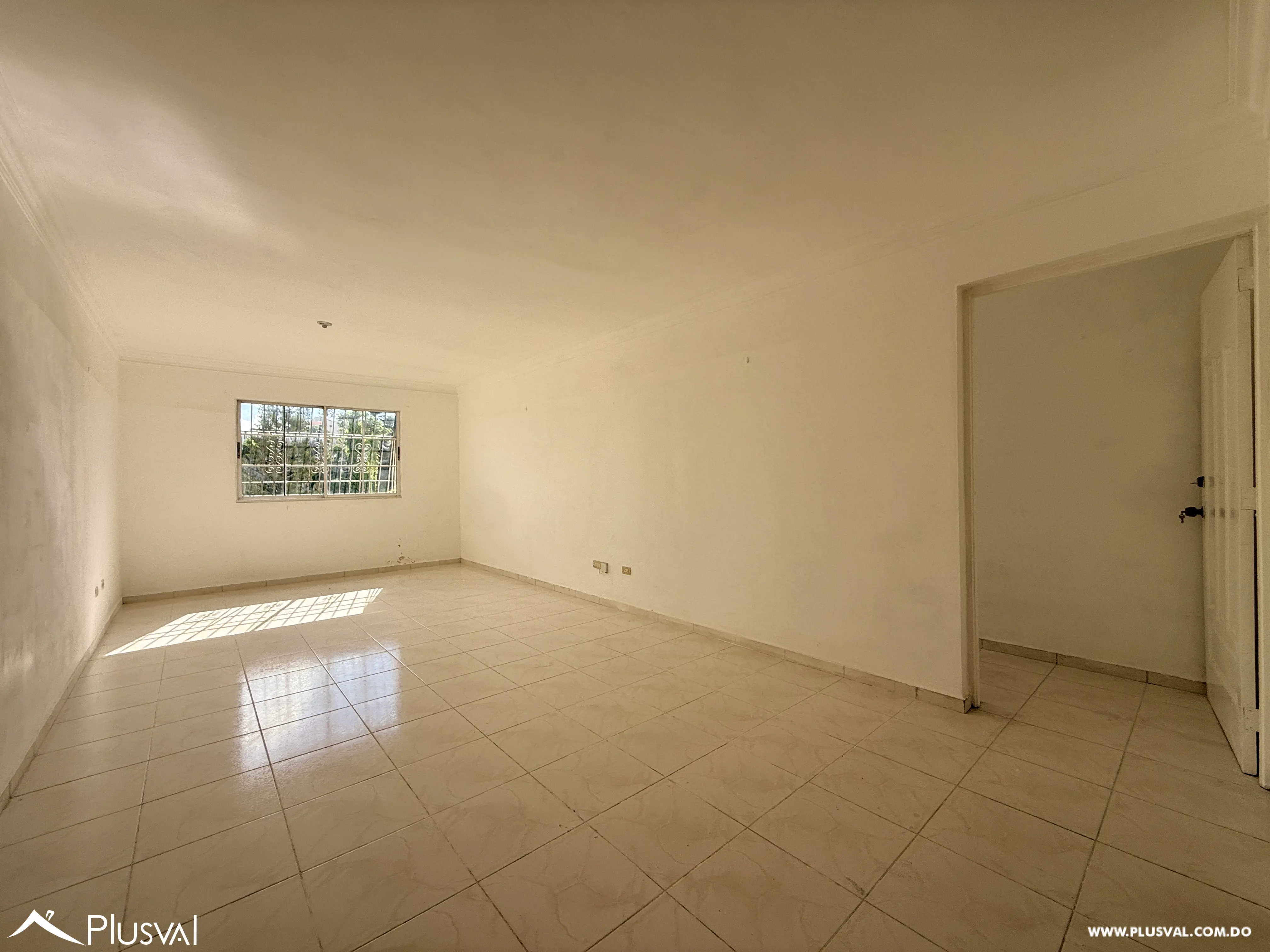 Apartamento AMPLIO de 3 Habitaciones en Ave. República de Colombia, Arroyo Hondo 536627