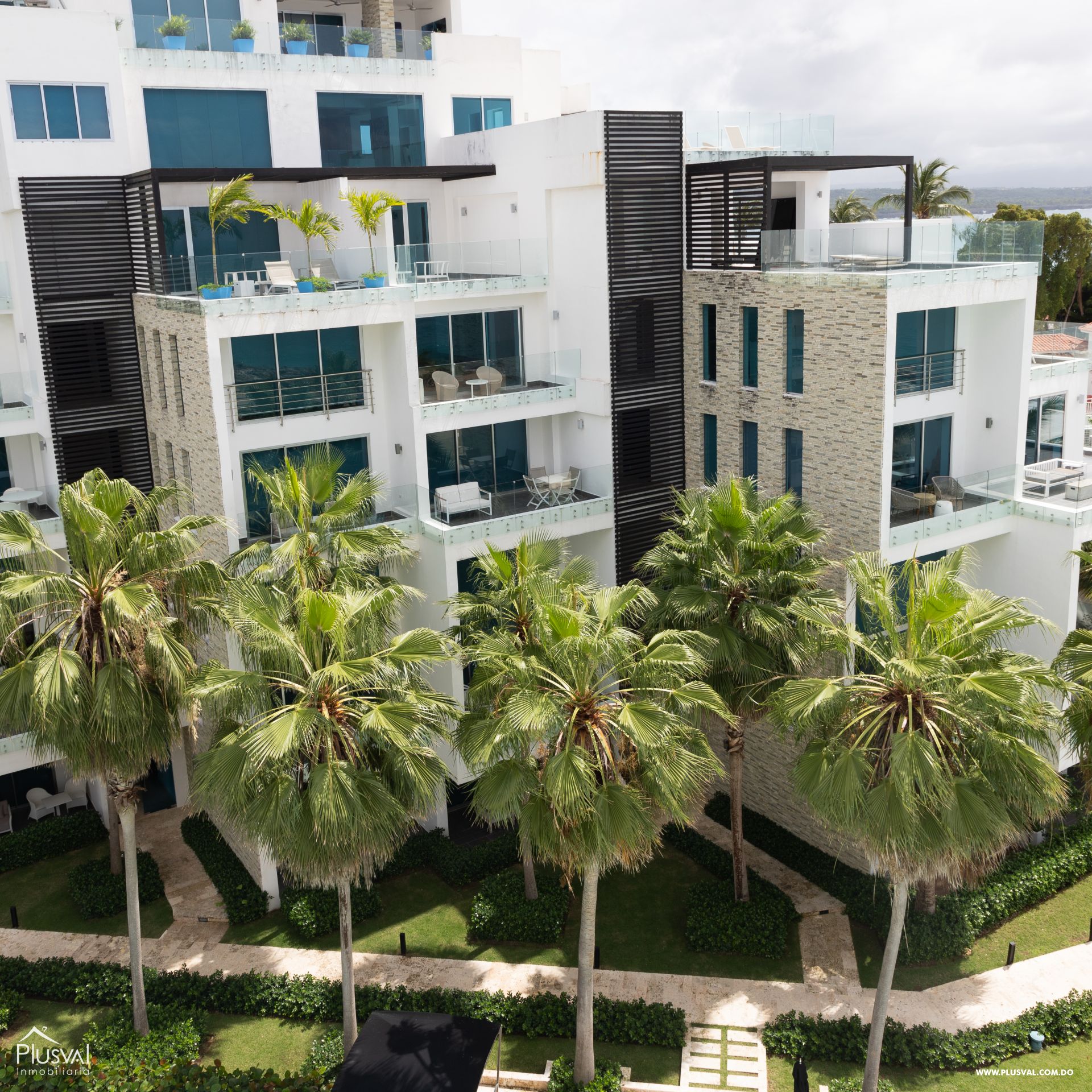 Exclusivos Apartamento de 3 Habitaciones en Proyecto Cerrado Frente al Mar. 439580