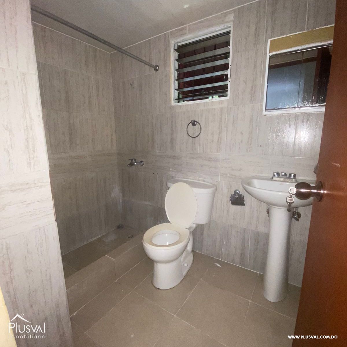 En venta apartamento en Pantoja, Santo Domingo. 371217