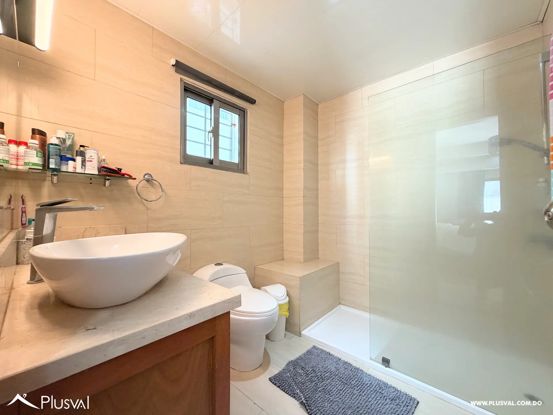 Se vende amplio apartamento de 4 habitaciones en Naco. 536784