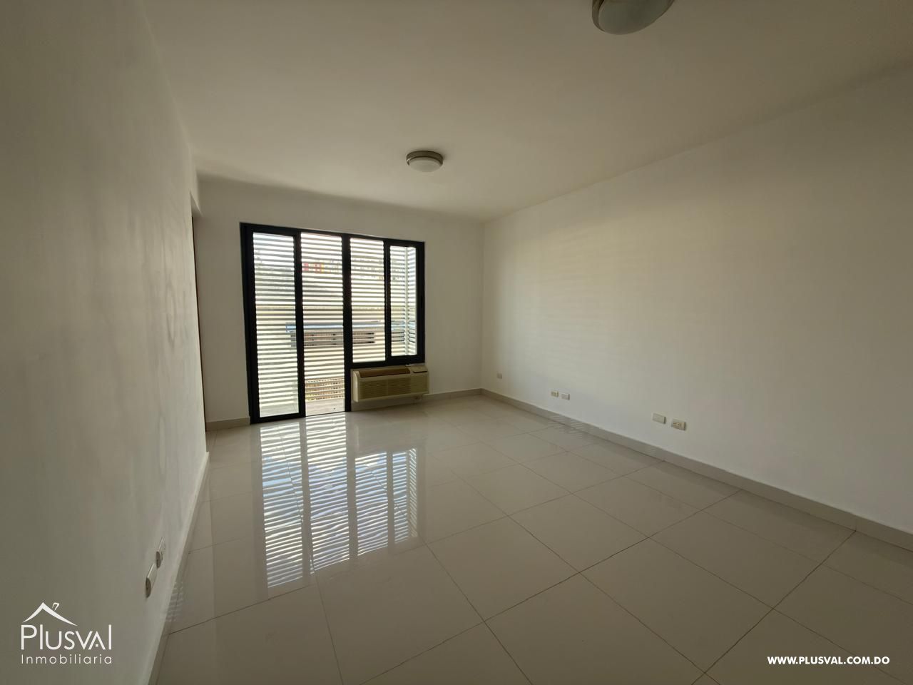 Alquiler en moderna torre en Evaristo Morales 481896