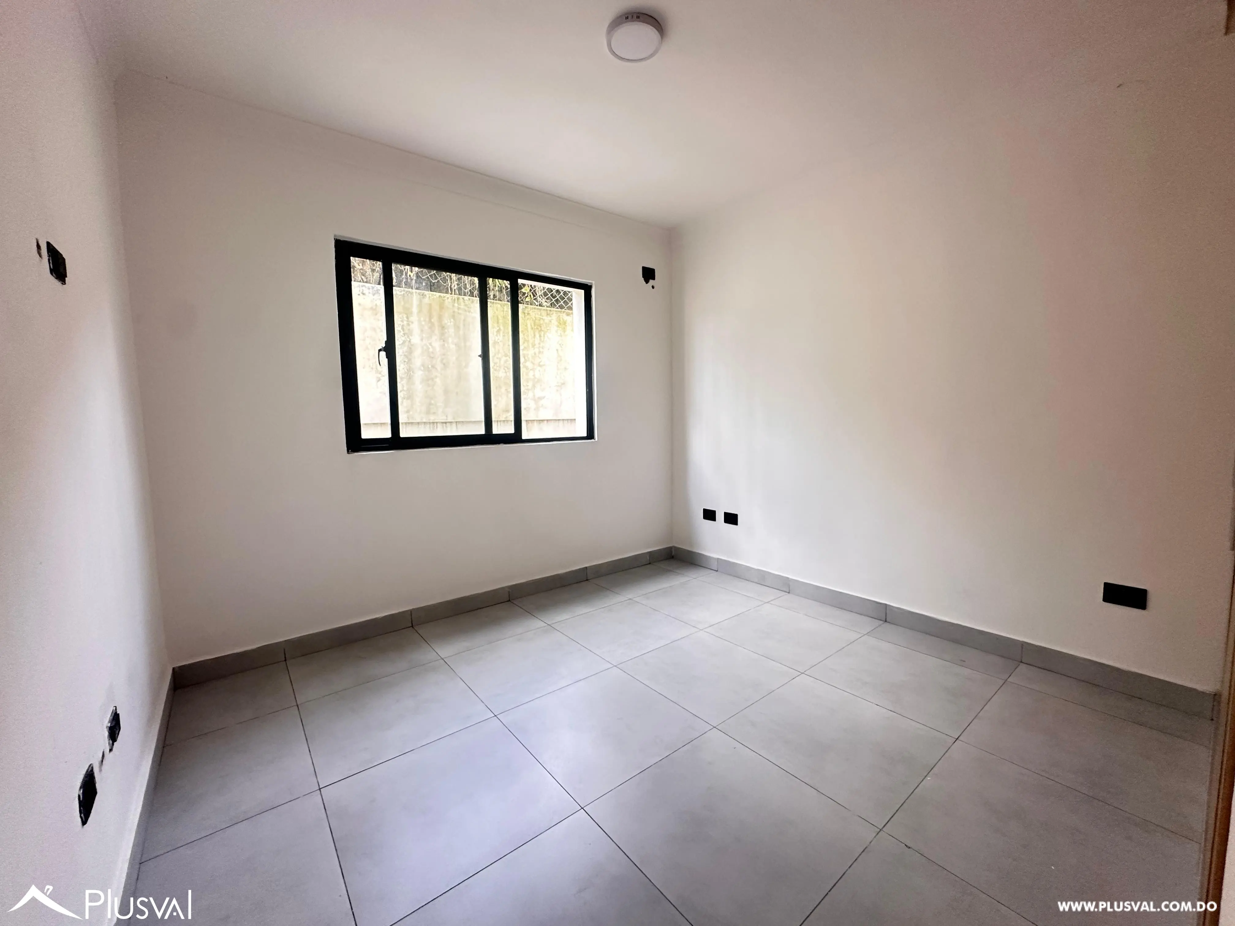 Apartamento  con patio privado en autopista san isidro 488041