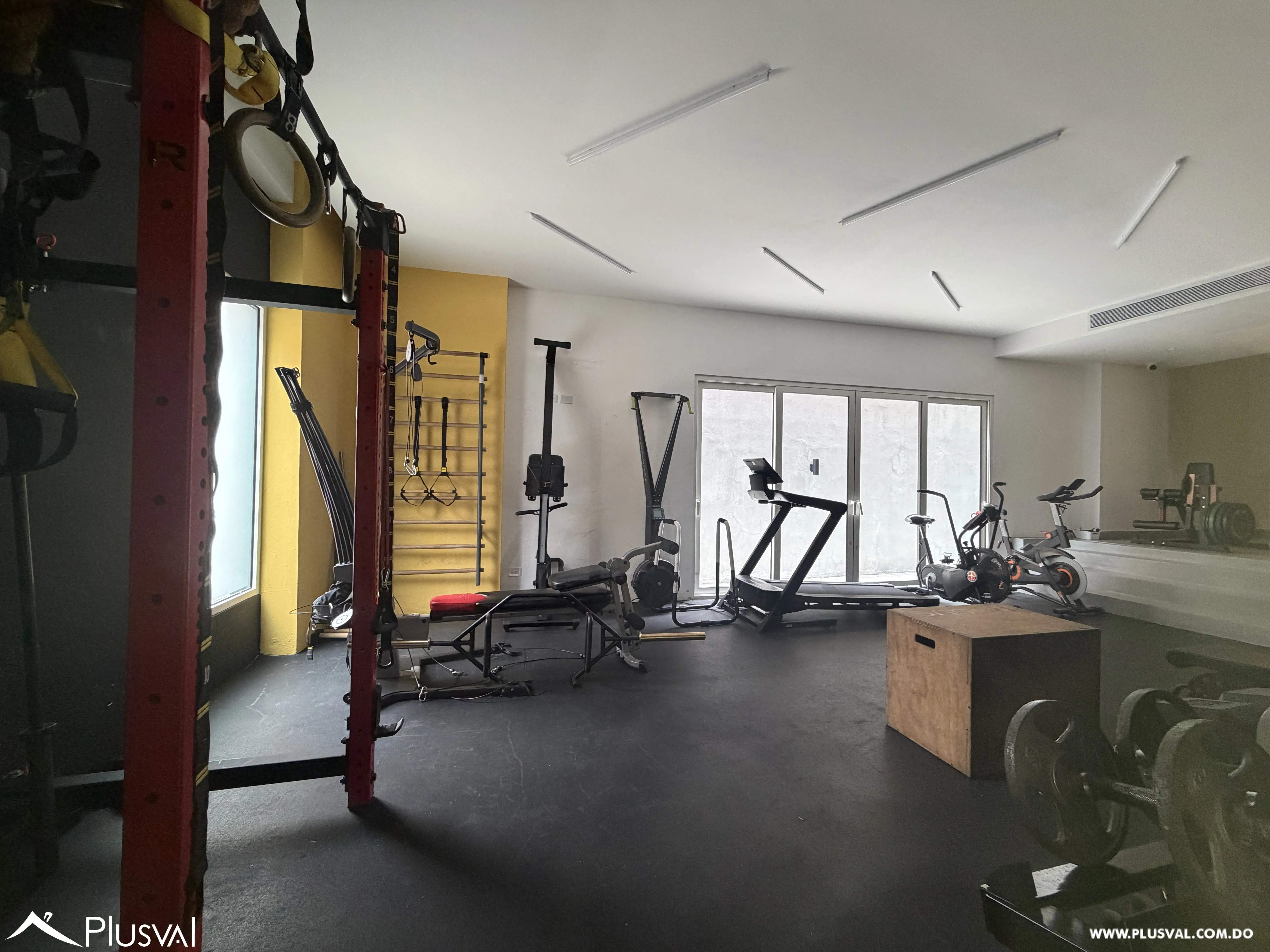 Alquiler de apto tipo loft, de 2 habitaciones en Evaristo Morales. 524881