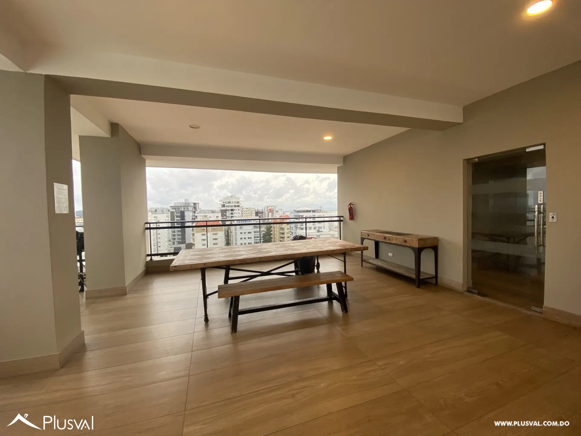 Excelente y Cómodo Apartamento en renta, en Evaristo Morales 516469
