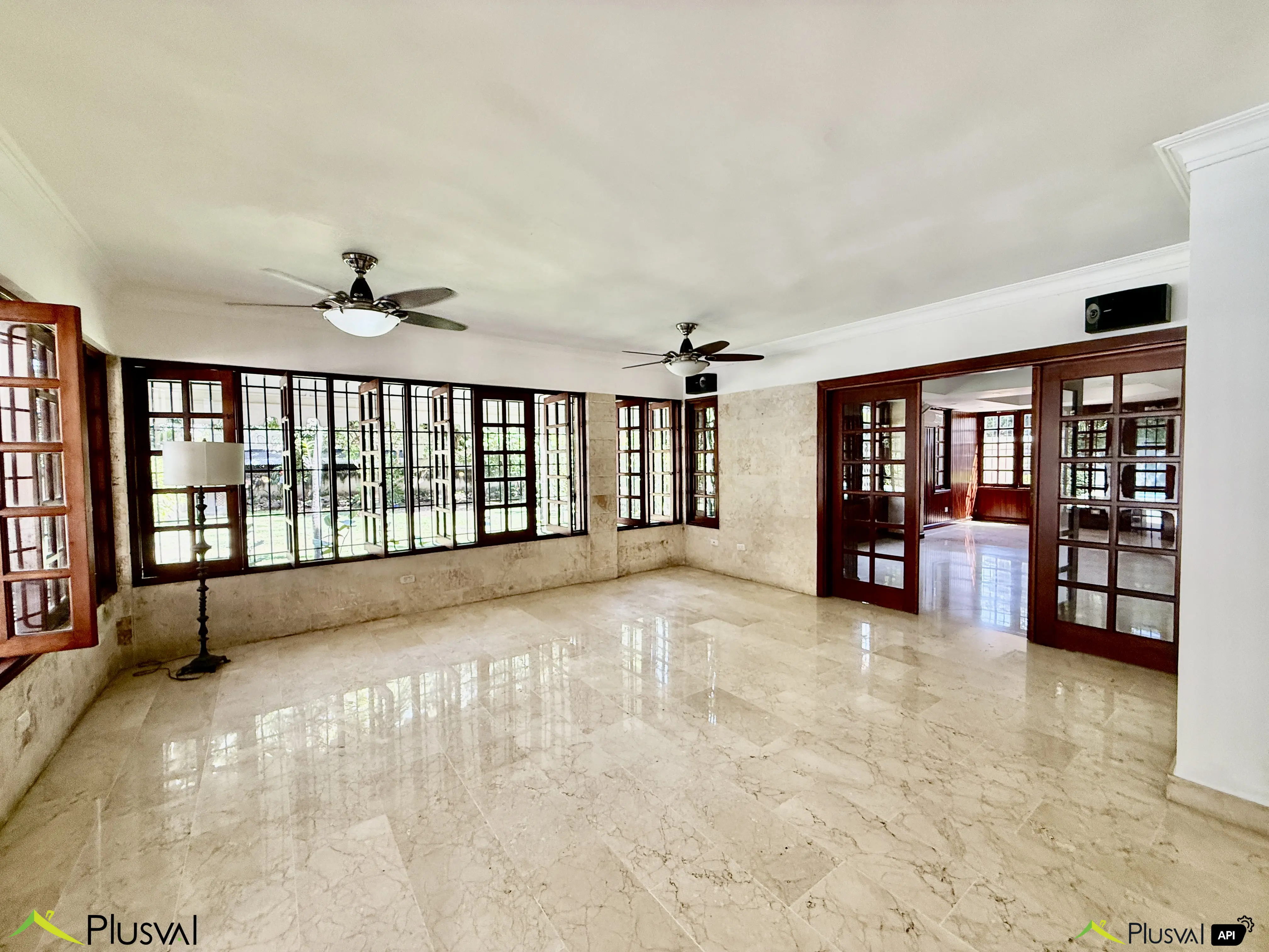 Casa Moderna en Alquiler en Bella Vista – 650 m² de Construcción y 1,475 m² de Solar 450160