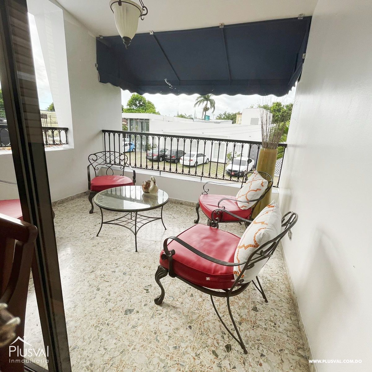Hermosa casa con amplio patio, ubicada en zona privilegiada de Santiago. 290669