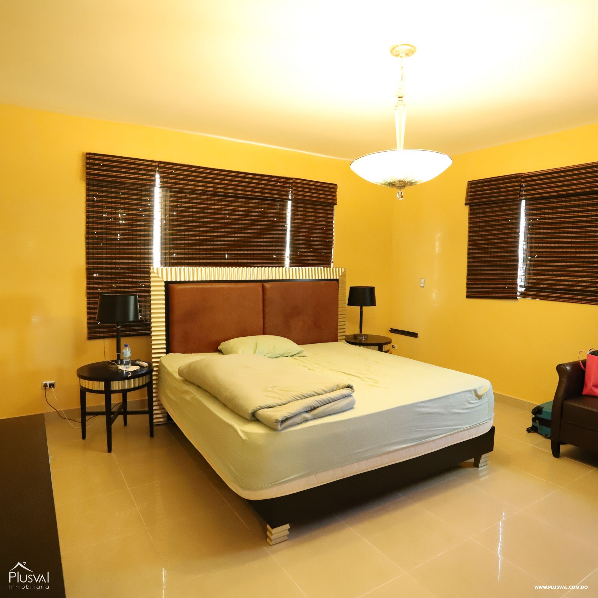 Apartamento ubicado en un 6to nivel con excelente vista hacia el monumeto 187716