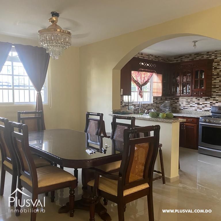 Amplia casa de dos niveles en venta en la Herradura. 293544