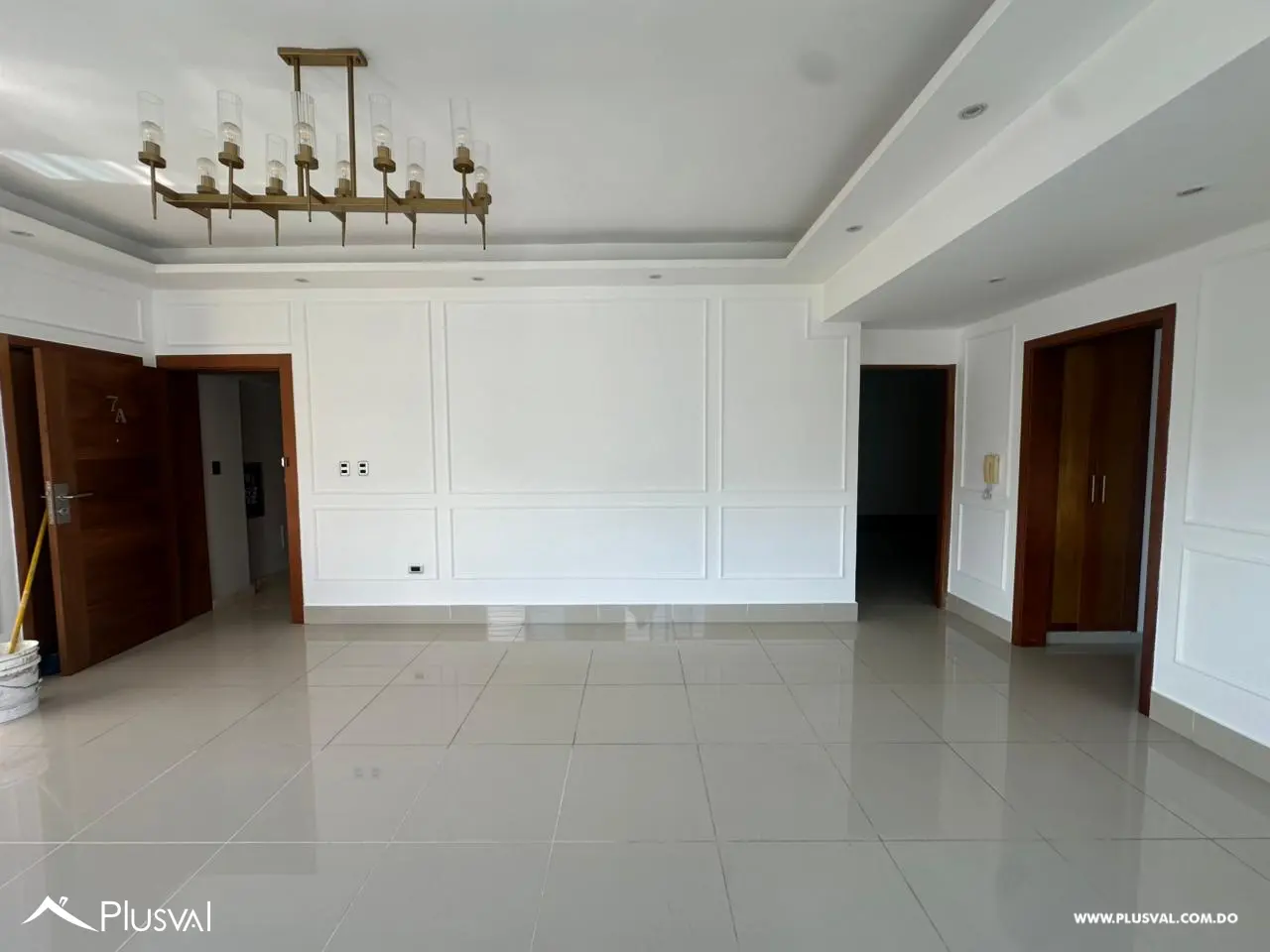 Alquiler de apartamento de 3 habitaciones en Evaristo Morales 470012