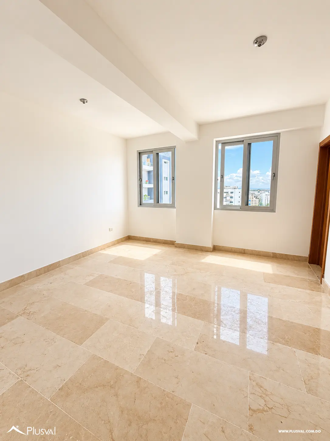 Penthouse de Lujo en Naco | 3 Niveles, 3 Habitaciones y Terraza 537017