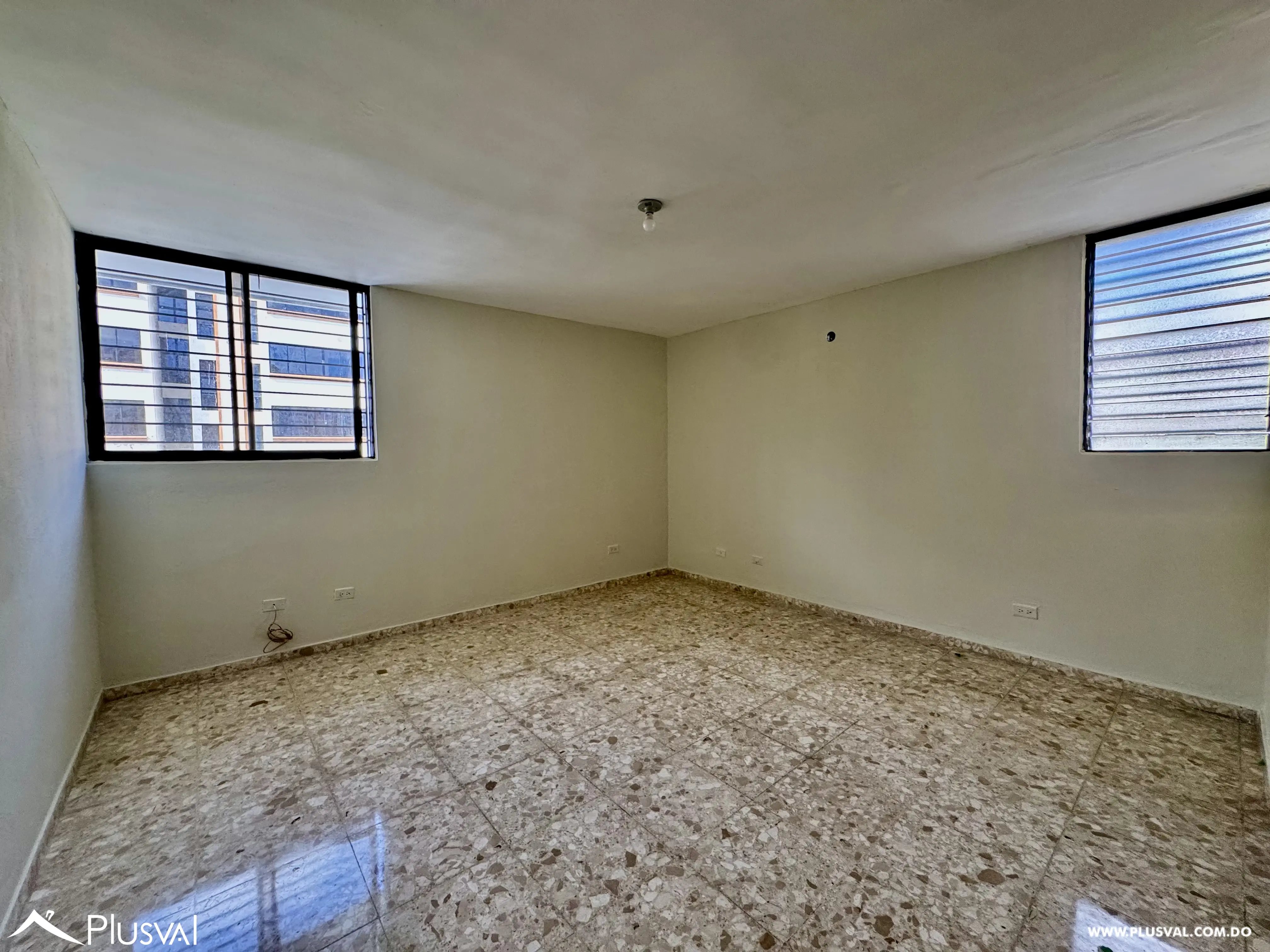 Alquilo Amplio Apto Clásico en Naco 494293