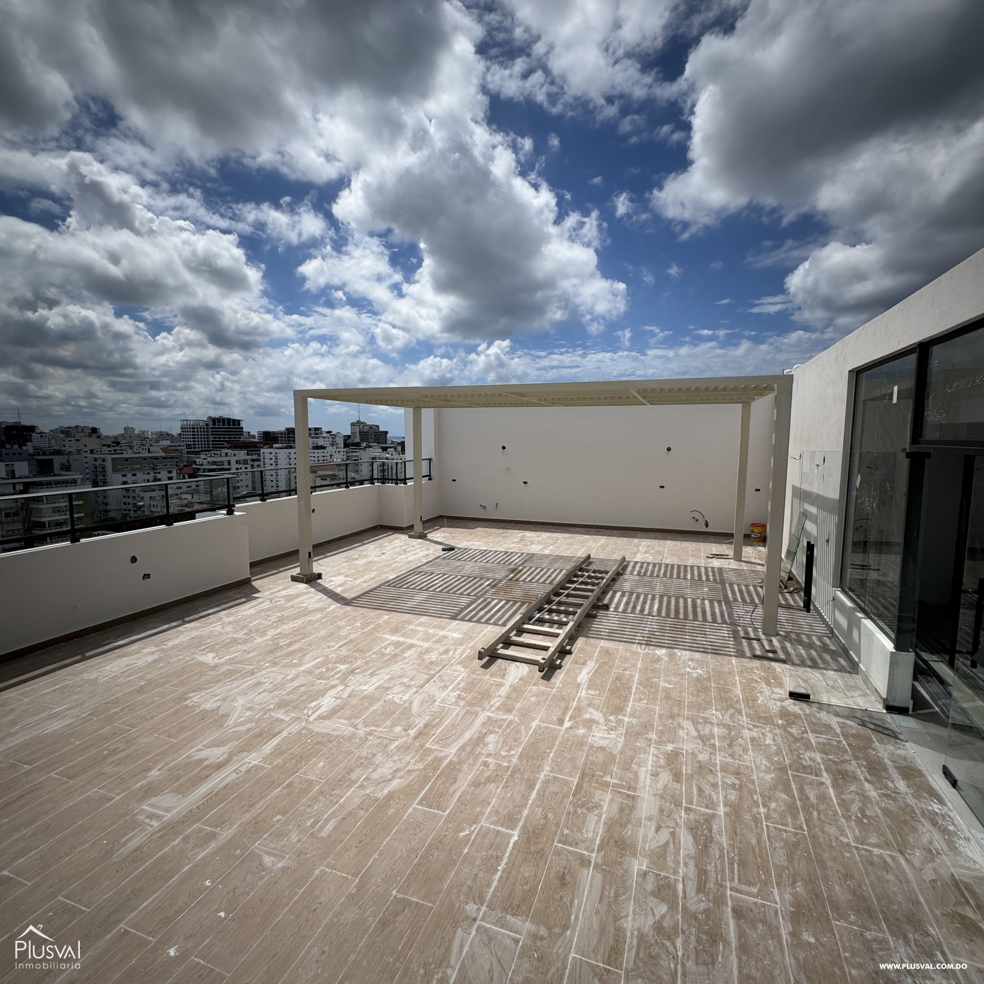 Penthouse Apartamento en venta de 2 habitaciones en Evaristo Morales 434030