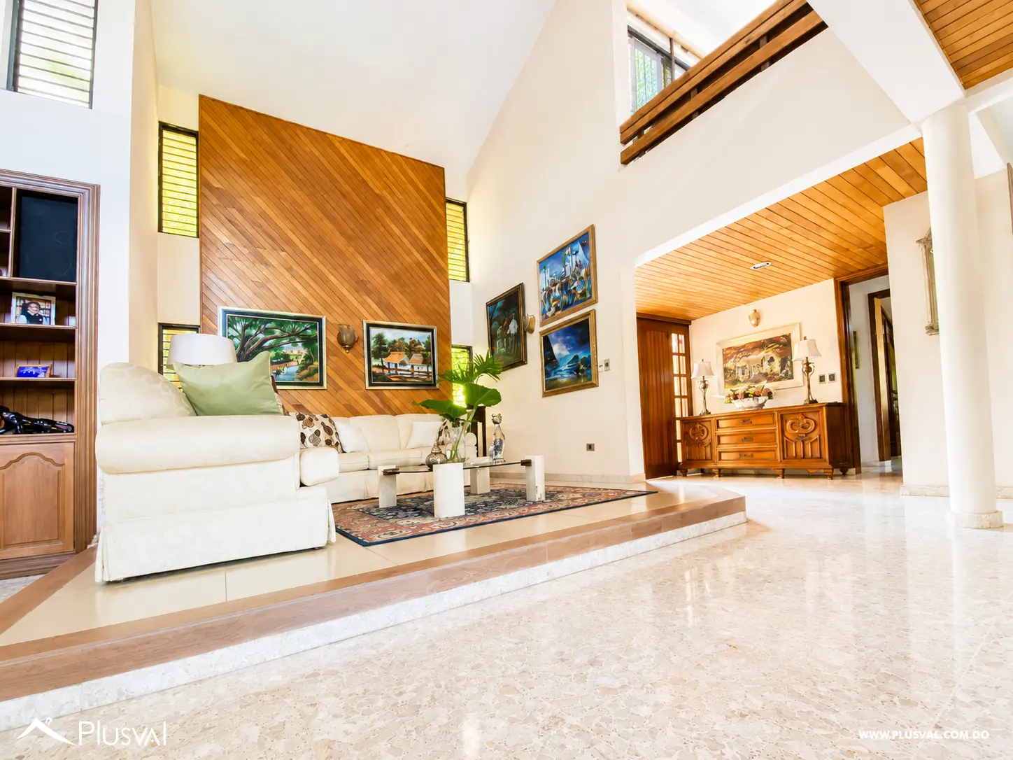 Villa en Venta en Los Rieles de Gurabo una Excelente Inversión con Amplios Espacios 514658