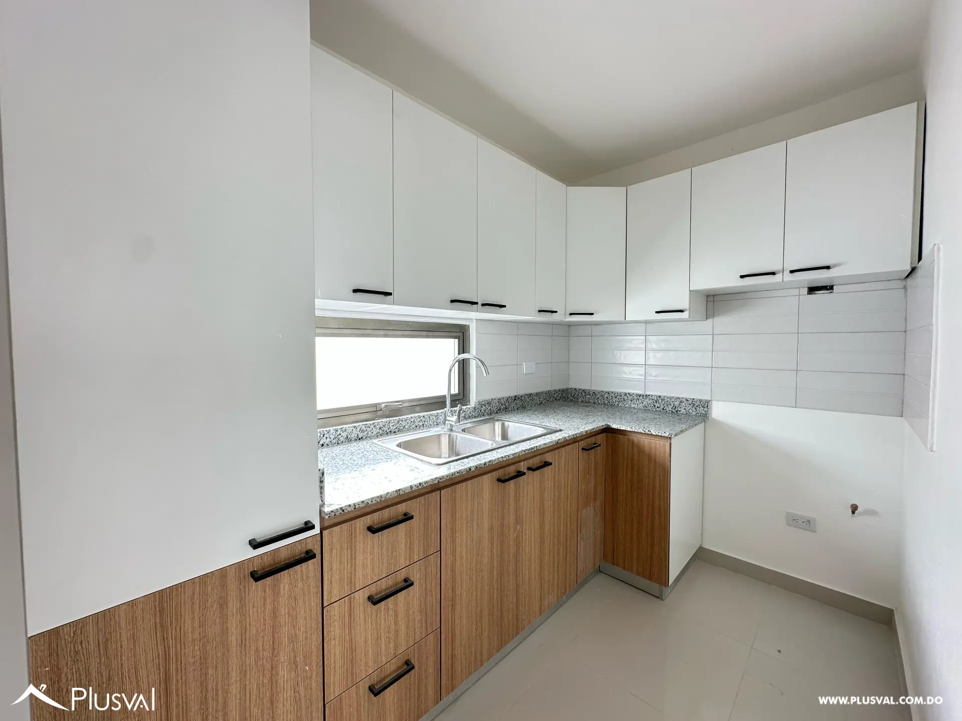 Apartamentos en venta de 2 y 3 habitaciones con patio y terraza 482363