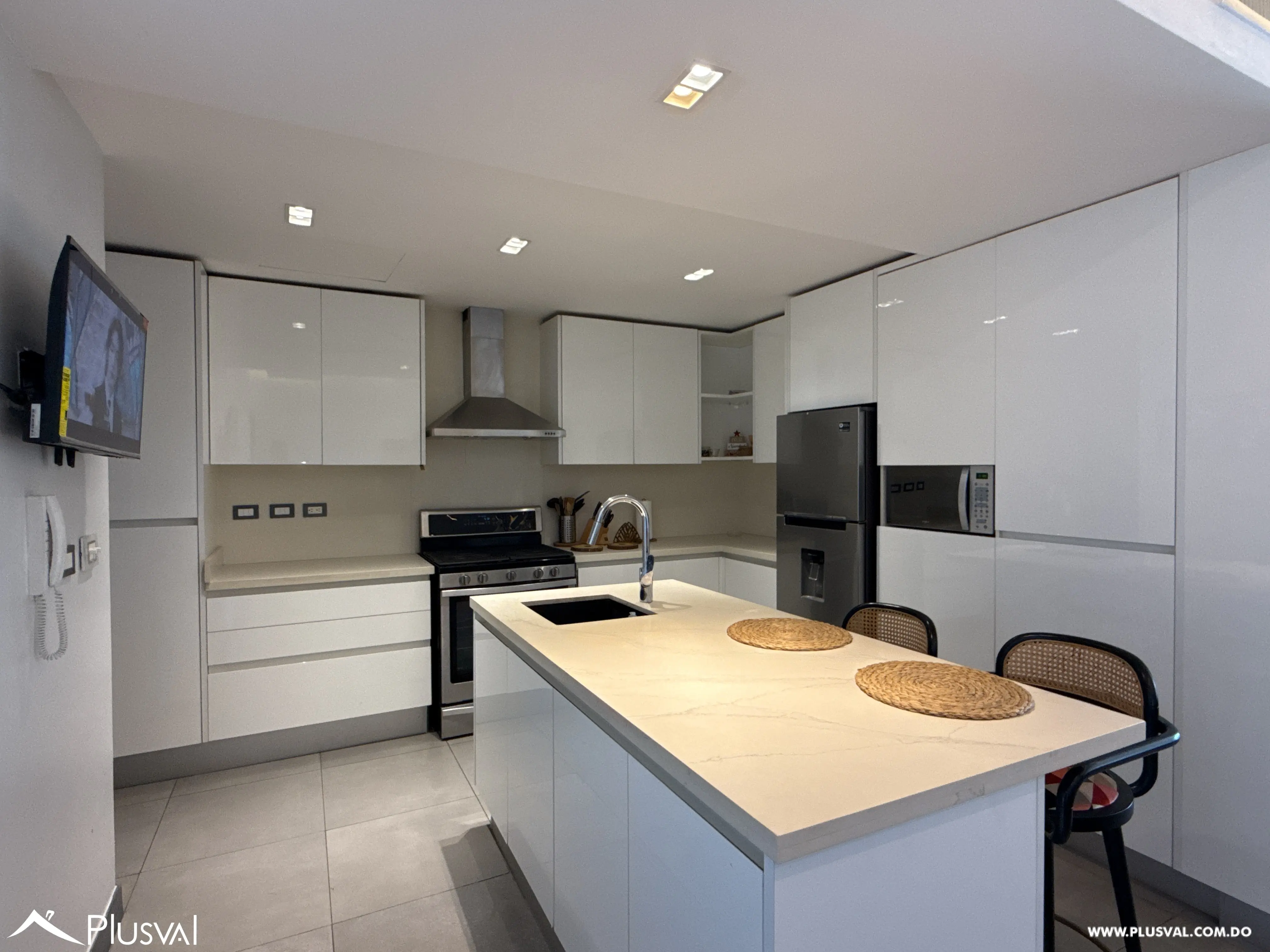 Apartamento Amueblado en Alquiler, Vista al Mar y el Parque en Bella Vista 530452
