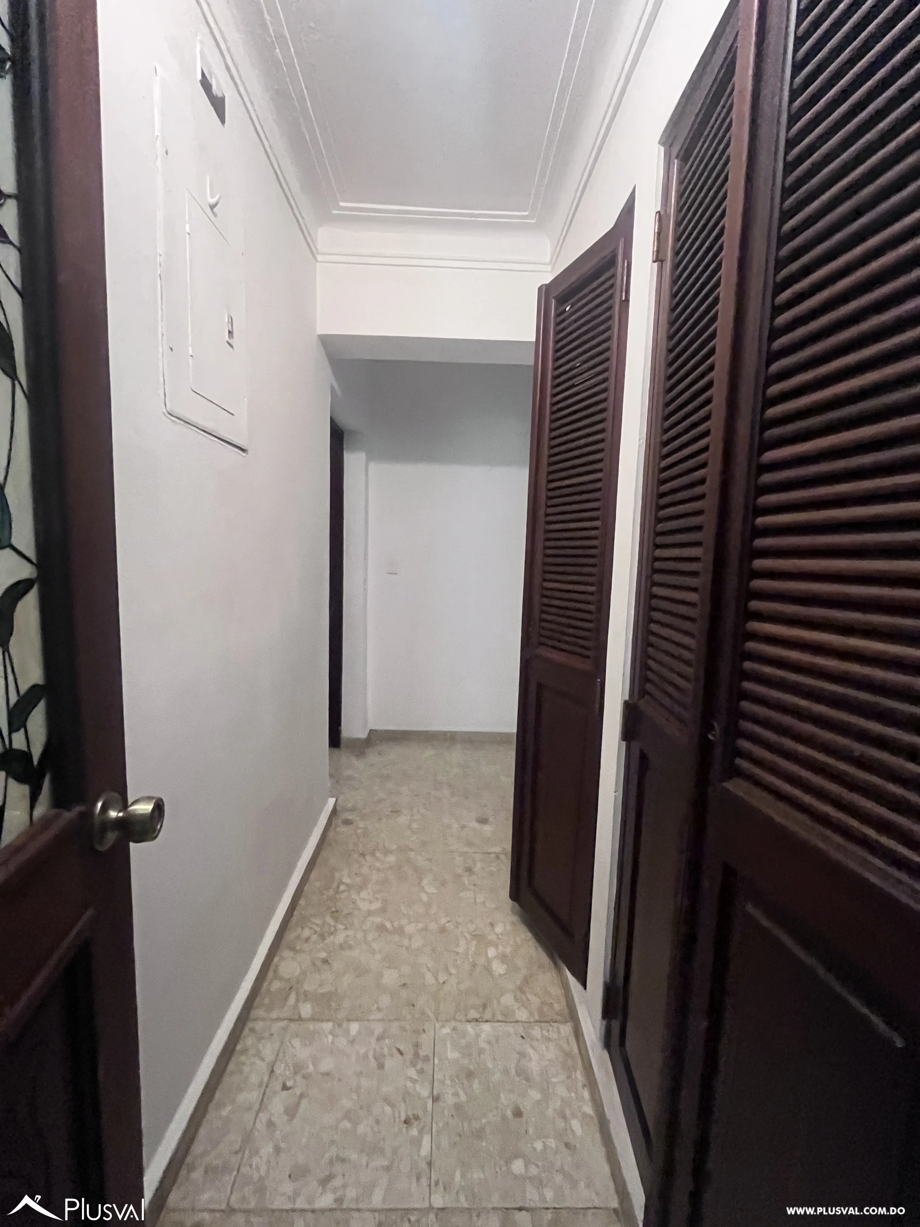 Apartamento en alquiler en el sector Paraiso de 3 habitaciones para uso residencial u oficinas 493663