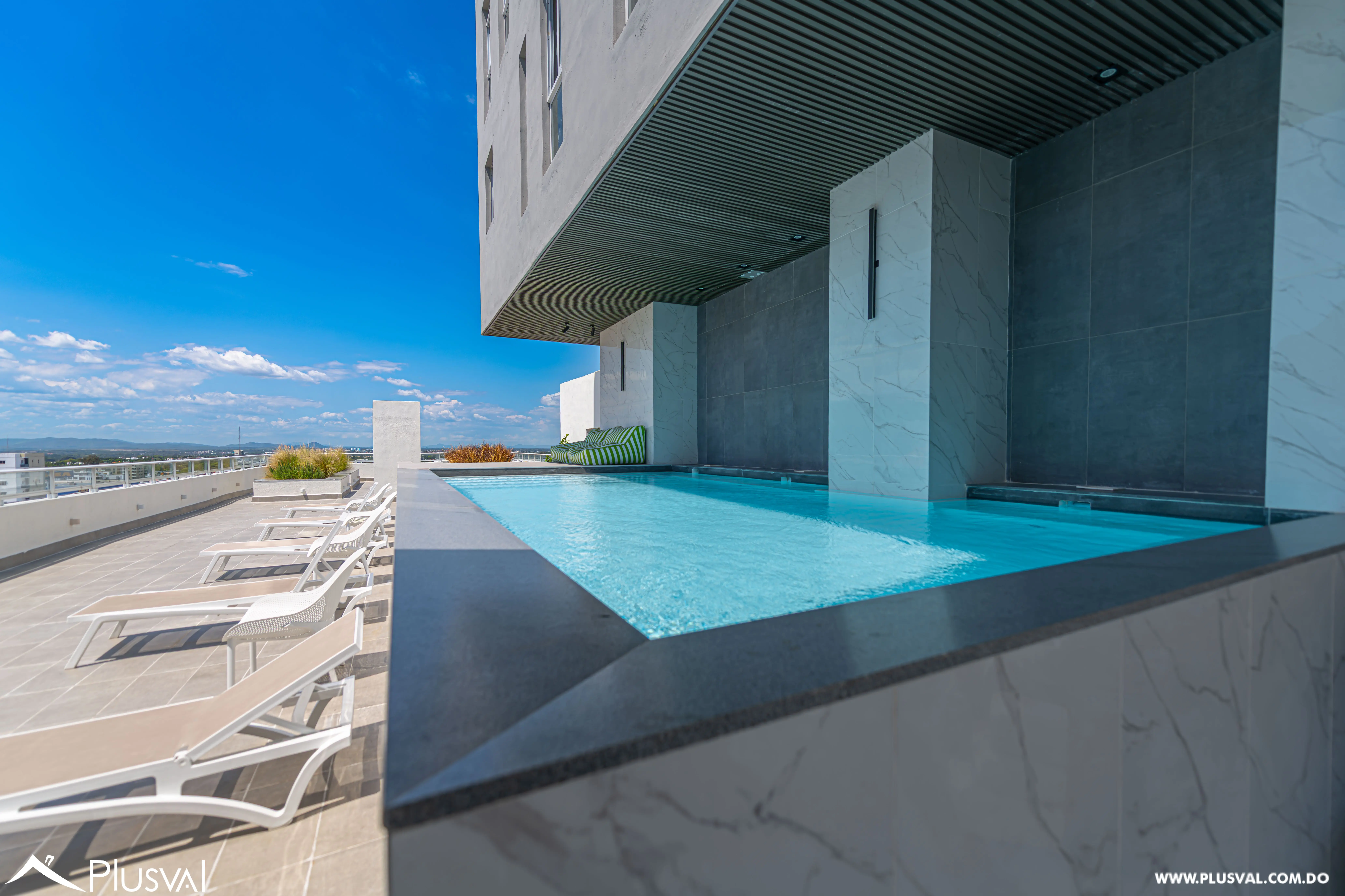 Apartamento Amueblado en Alquiler con Vista Panorámica en Serrallés 493315