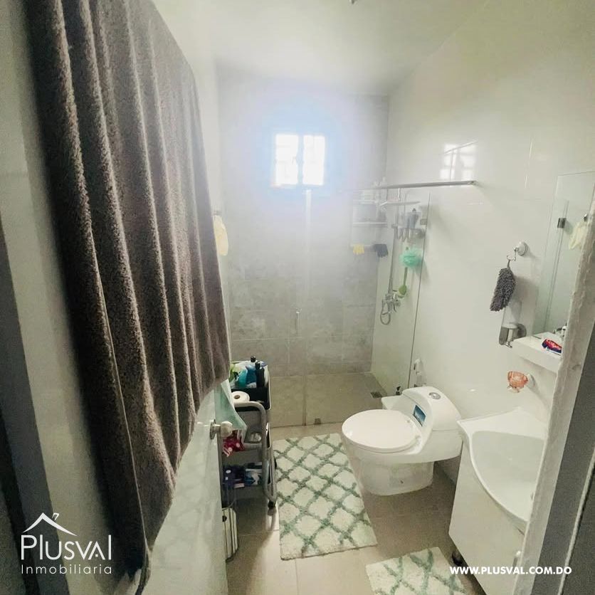 Casa familiar de 3 niveles con piscina en San Francisco de Macorís 436155
