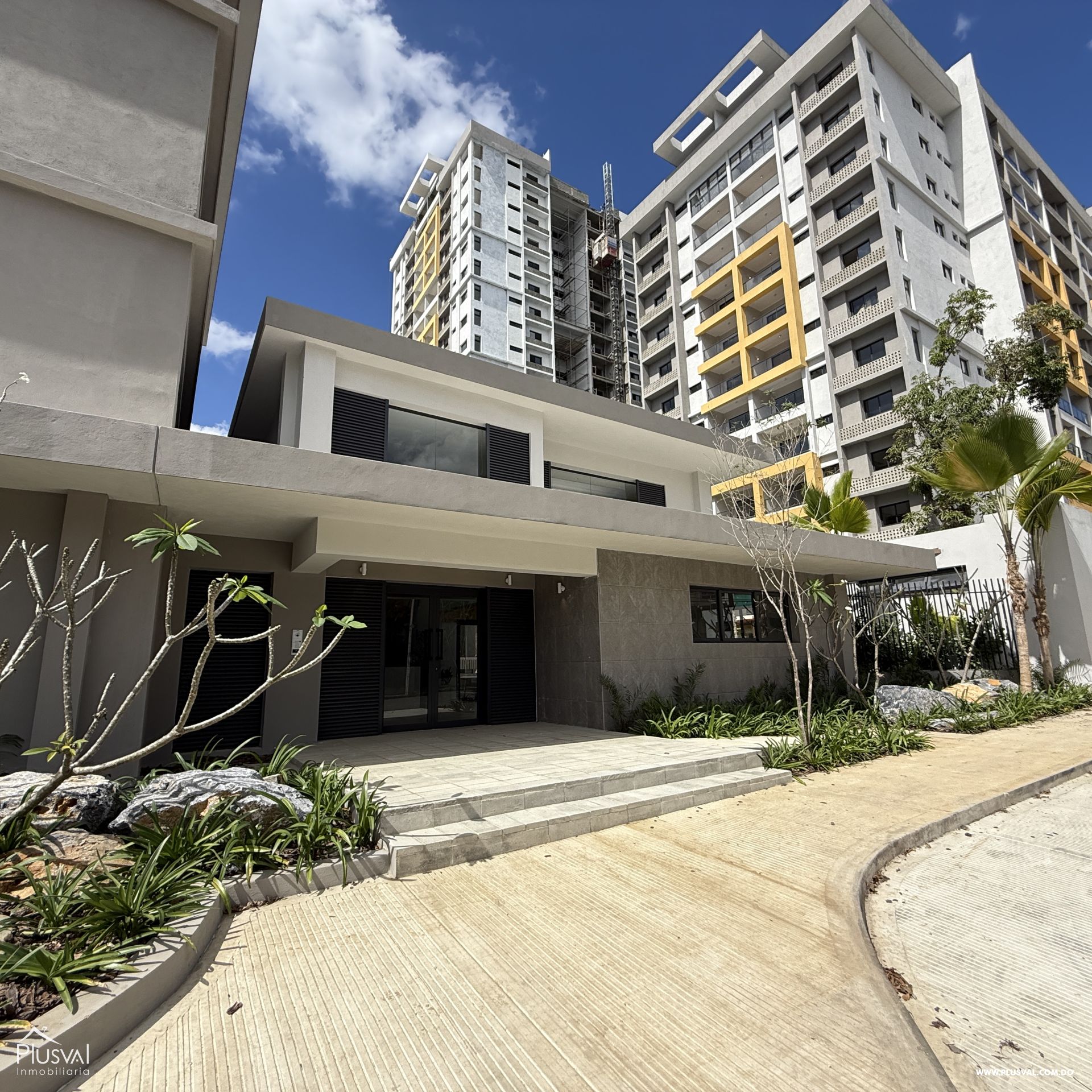 Impresionante apartamento de 3 habitaciones en venta en el malecón, un oasis urbano en el corazón de Santo Domingo 428198