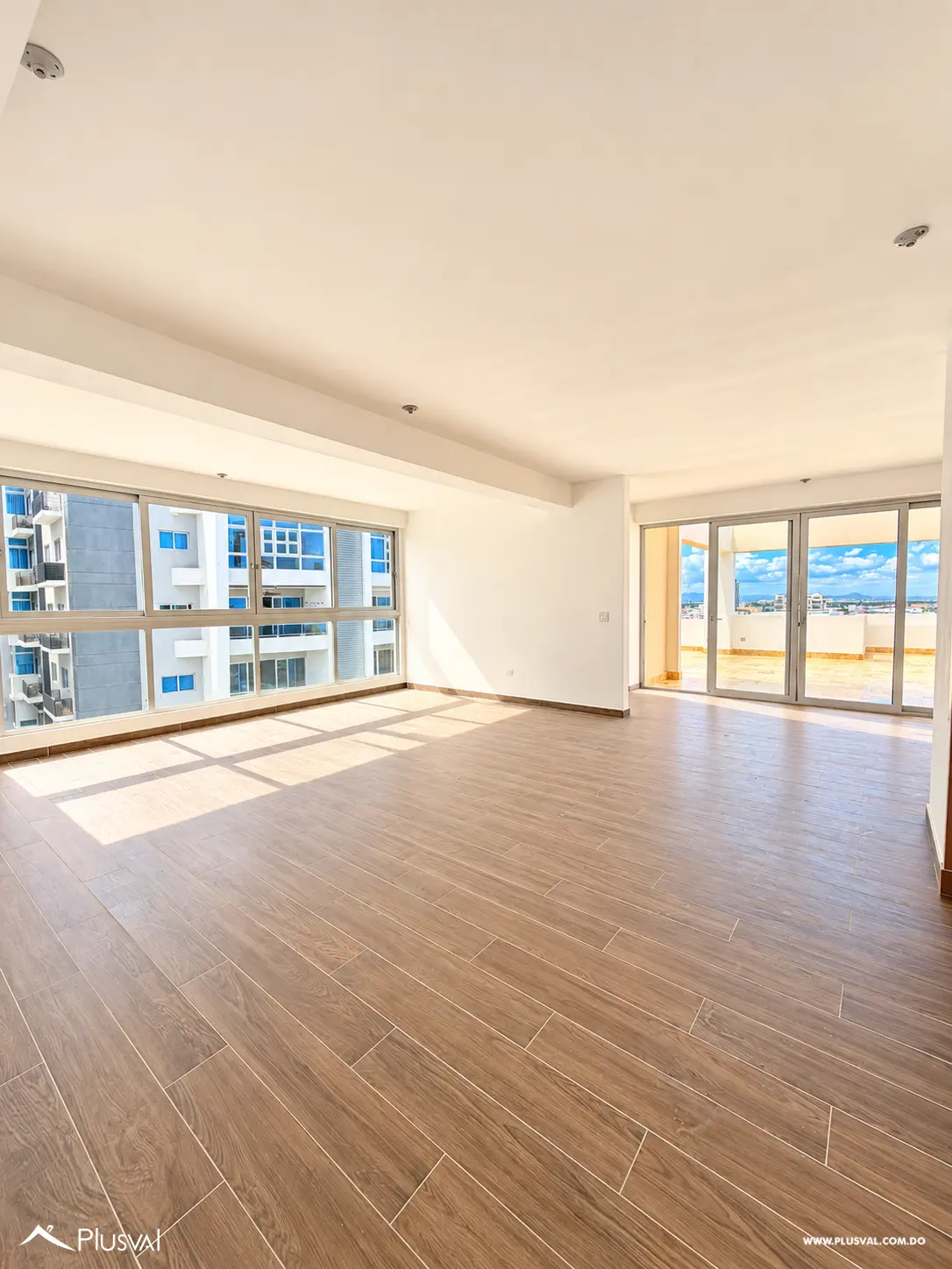Penthouse de Lujo en Naco | 3 Niveles, 3 Habitaciones y Terraza 537056