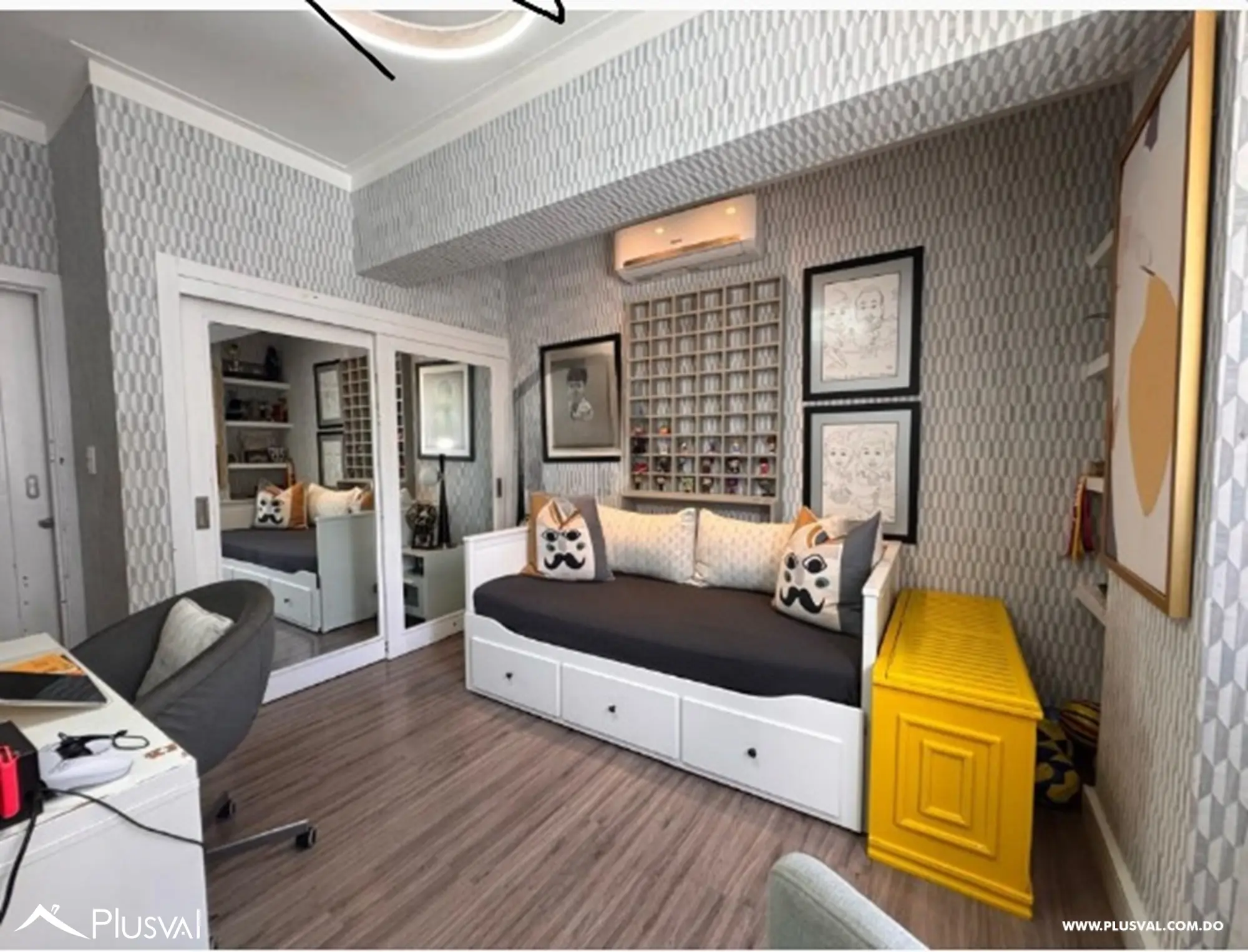 Amplio apartamento 2do nivel con terraza privada, en Evaristo Morales 515490