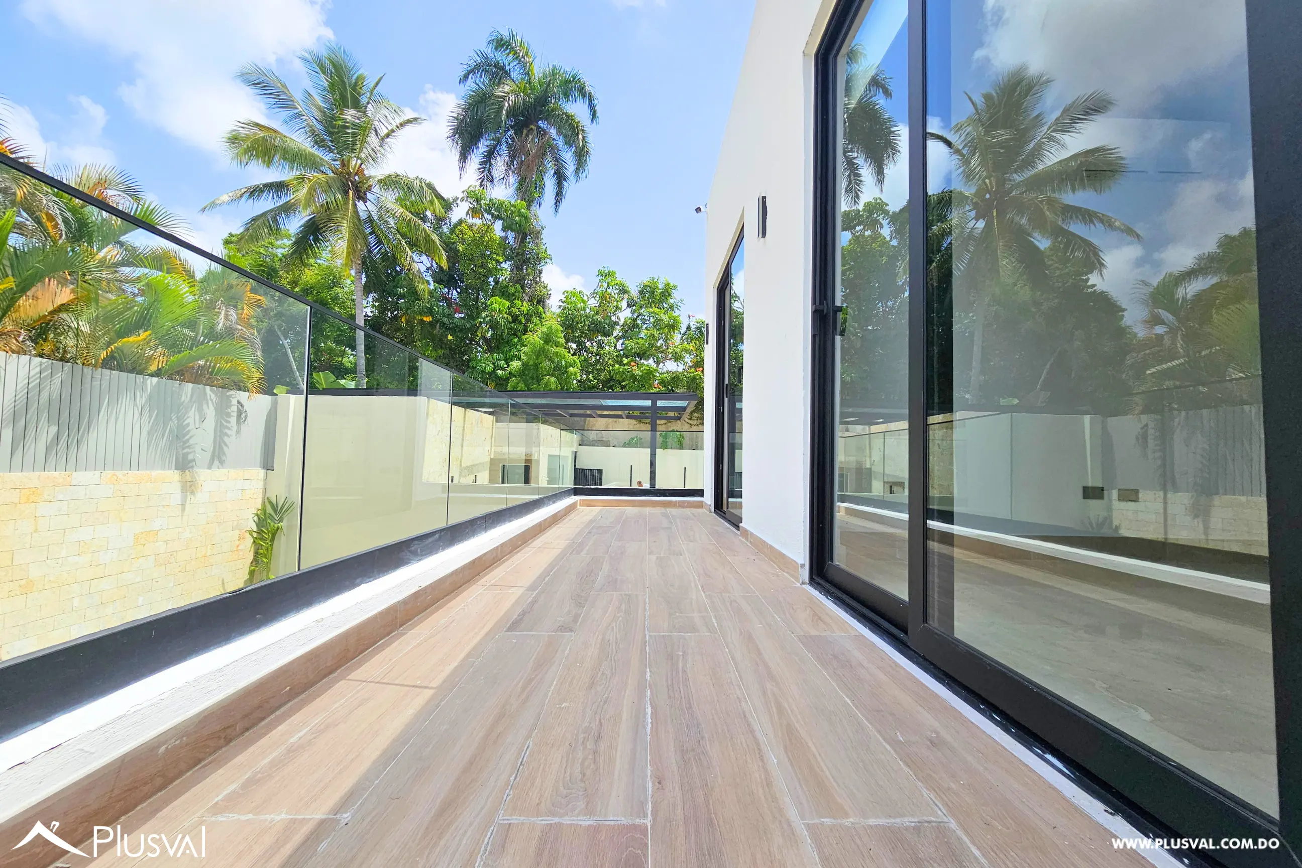 Casa en Residencial Cerrado en Alquiler con Línea Blanca en Arroyo Hondo 509179