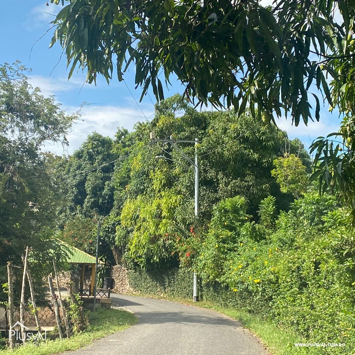 Finca con nave industrial en venta, en  San Cristóbal. 213530