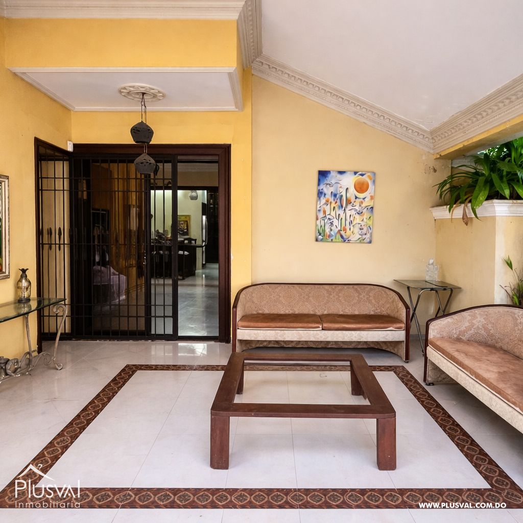 Casa moderna de 3 niveles con terraza y jacuzzi 487533