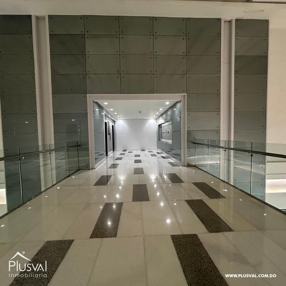 Local con terraza interna en alquiler en Naco 422557
