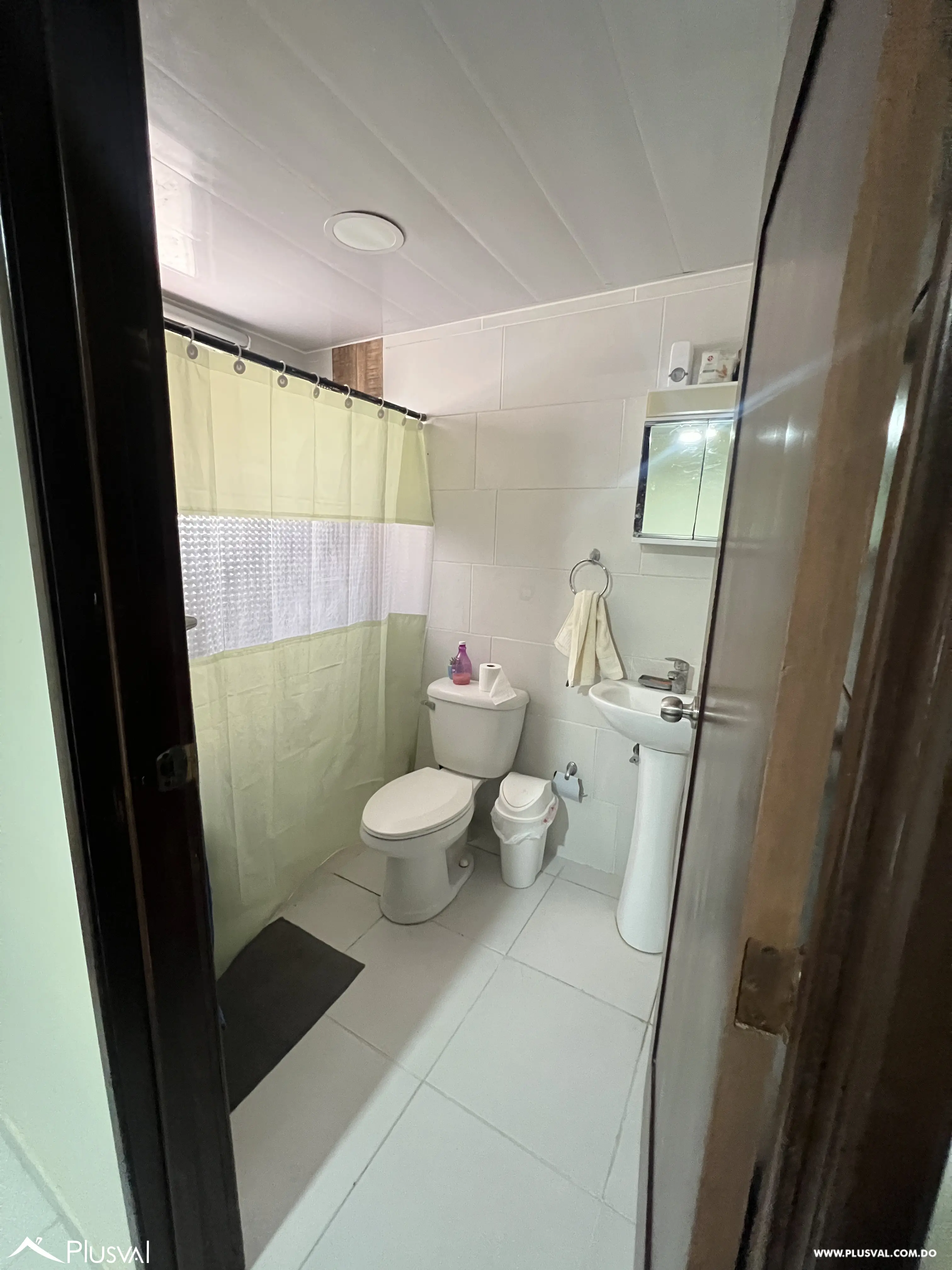 Apartamento en tercer nivel  amueblado en alquiler en la monumental. 465702