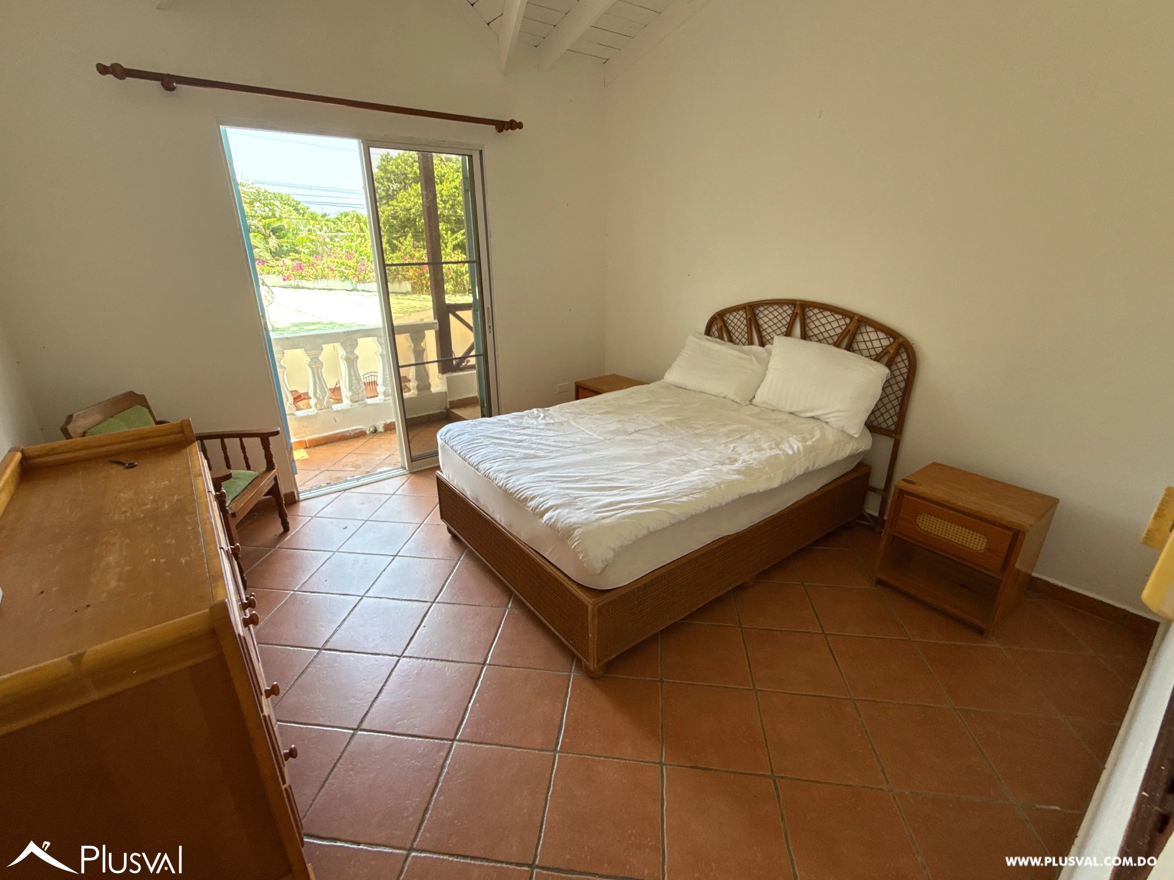 Edificio Residencial de 6 Apartamentos en Venta a 2 Minutos de la Playa en Juan Dolio 529908