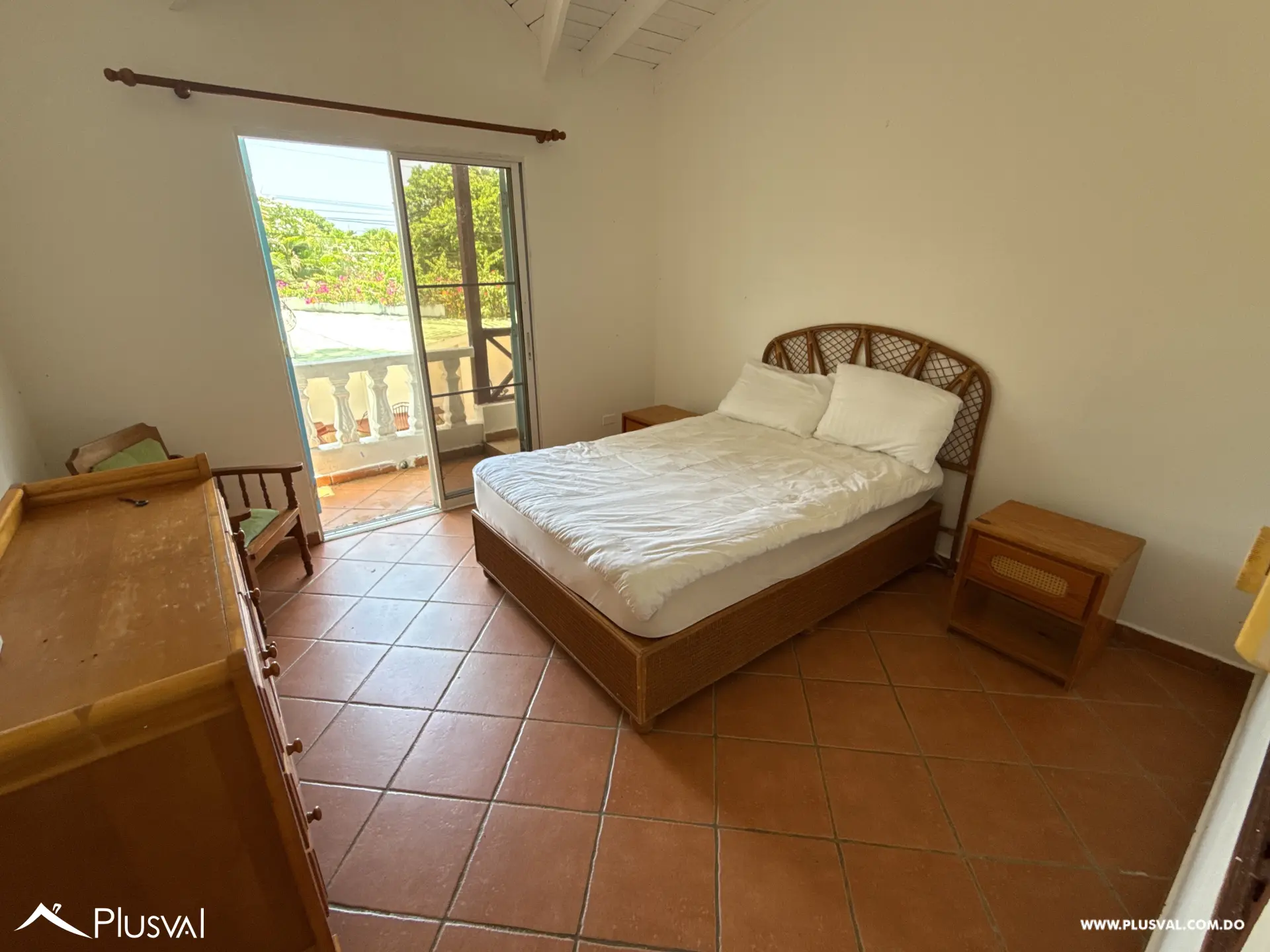 Edificio Residencial de 6 Apartamentos en Venta a 2 Minutos de la Playa en Juan Dolio 529908