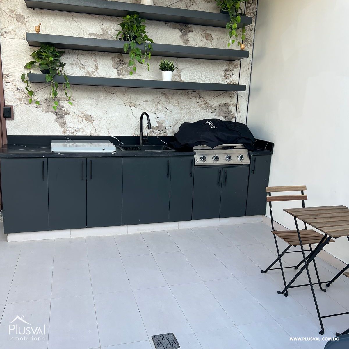 Descubre la comodidad y el estilo de vida en este hermoso apartamento 445160