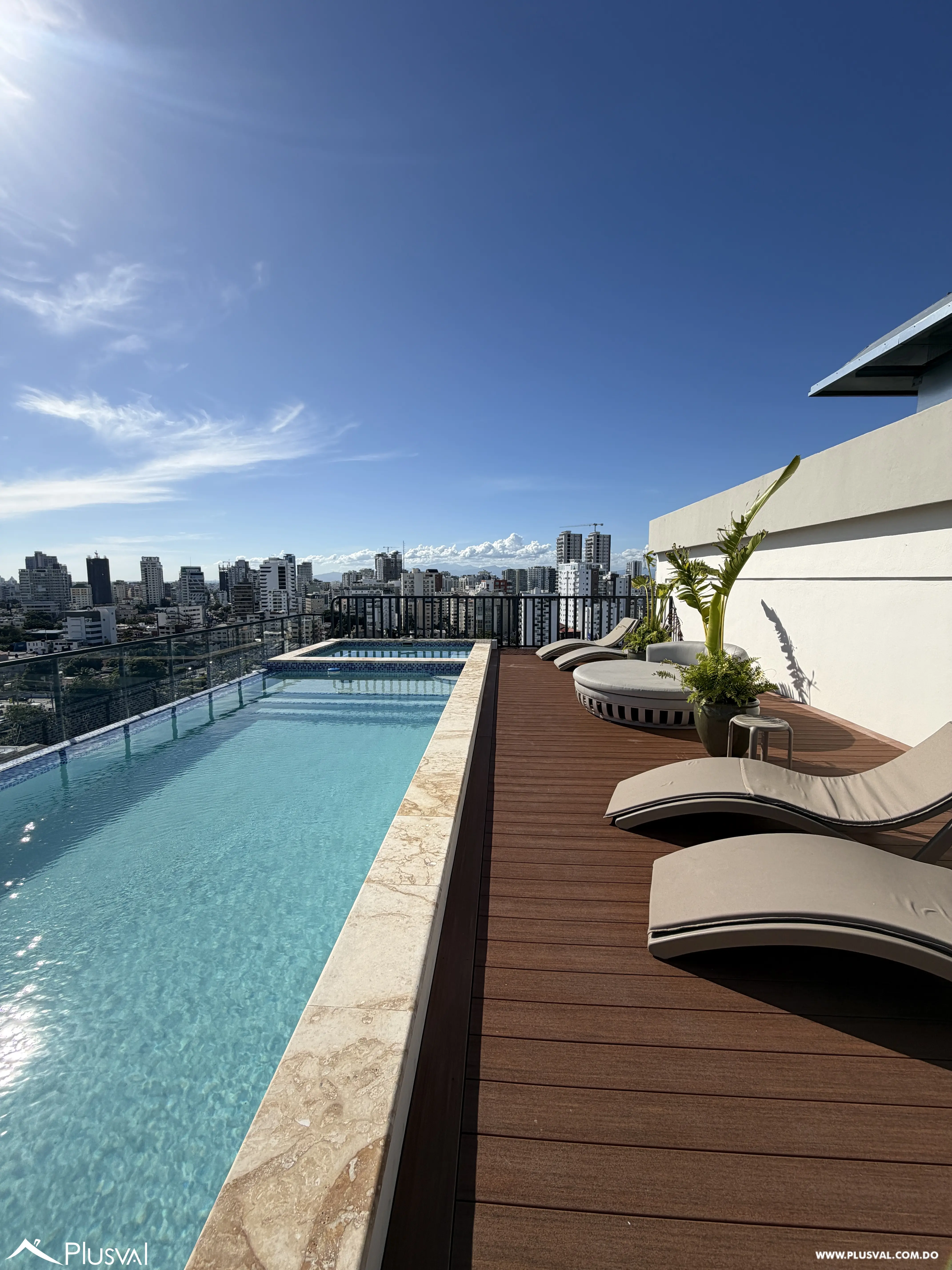 Naco | Piso Alto con Vistas | 2 Hab + 2.5 Baños 481094