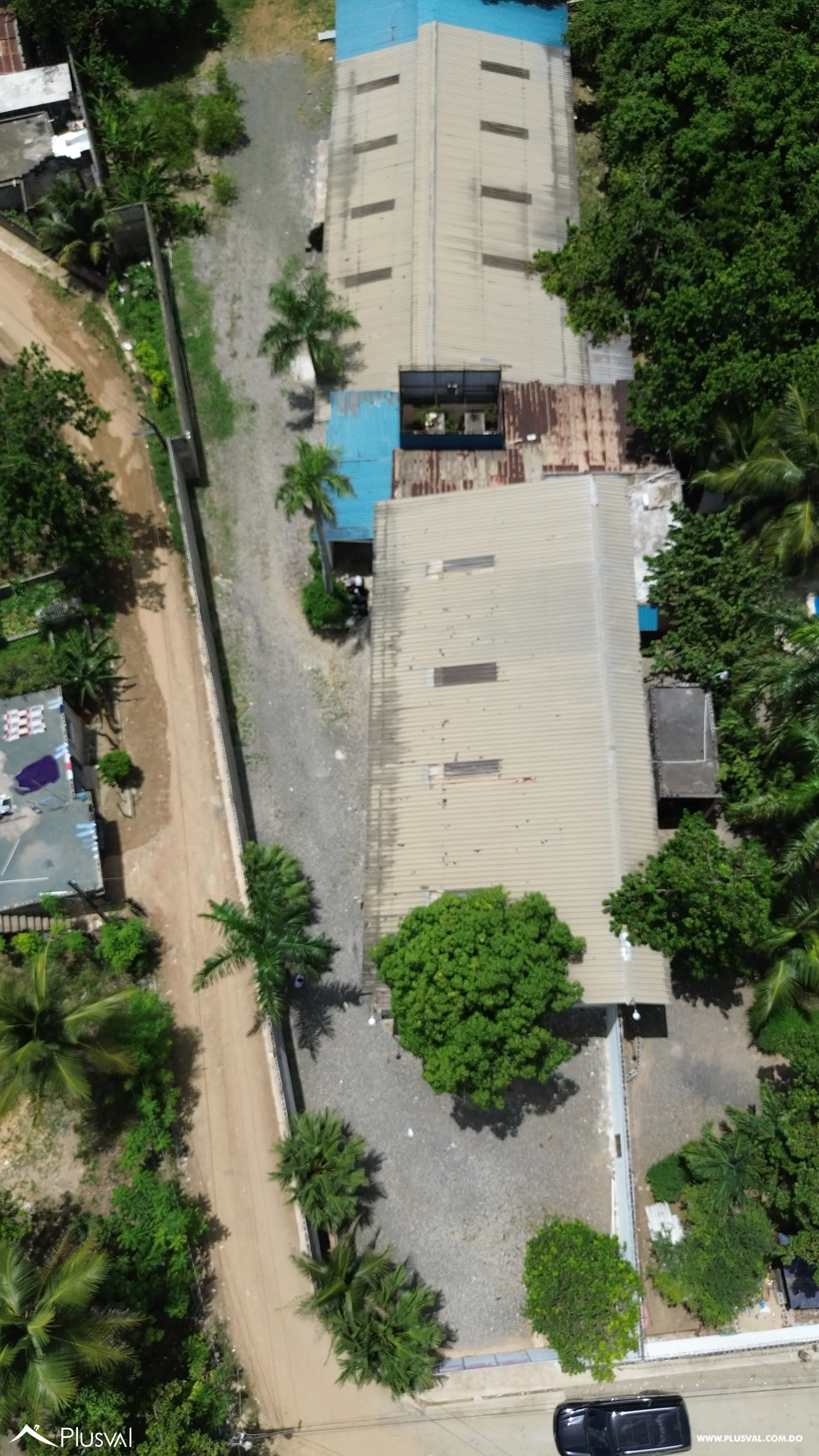 Propiedad en venta con almacén y casa de 6 habitaciones 519470