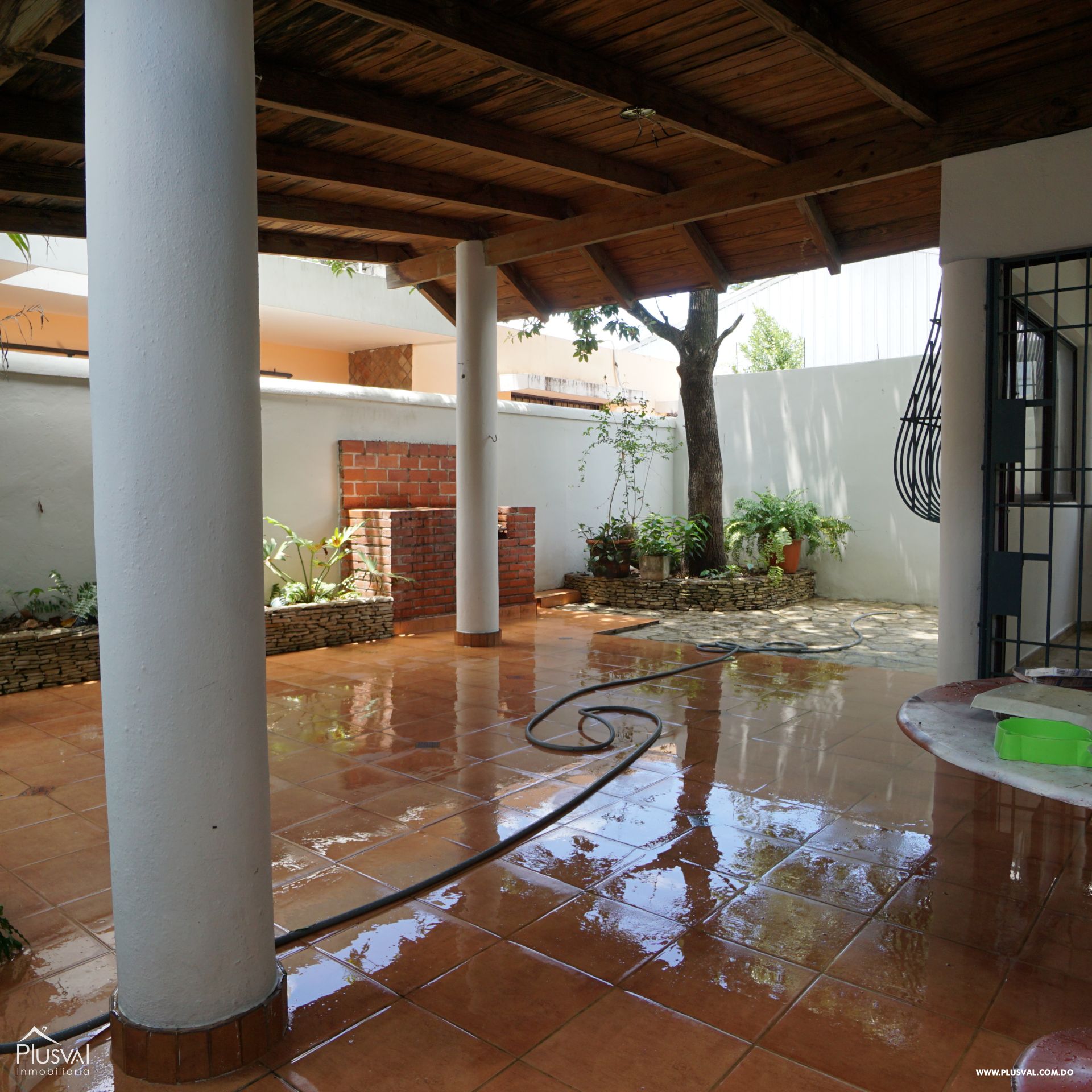 Amplia casa en VENTA en Cuesta Brava. 383615
