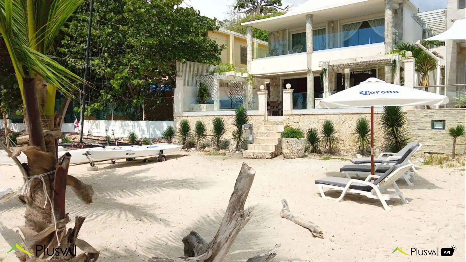 Hermosa villa en Venta en primera línea de playa en Juan Dolio (Guayacanes) 449943
