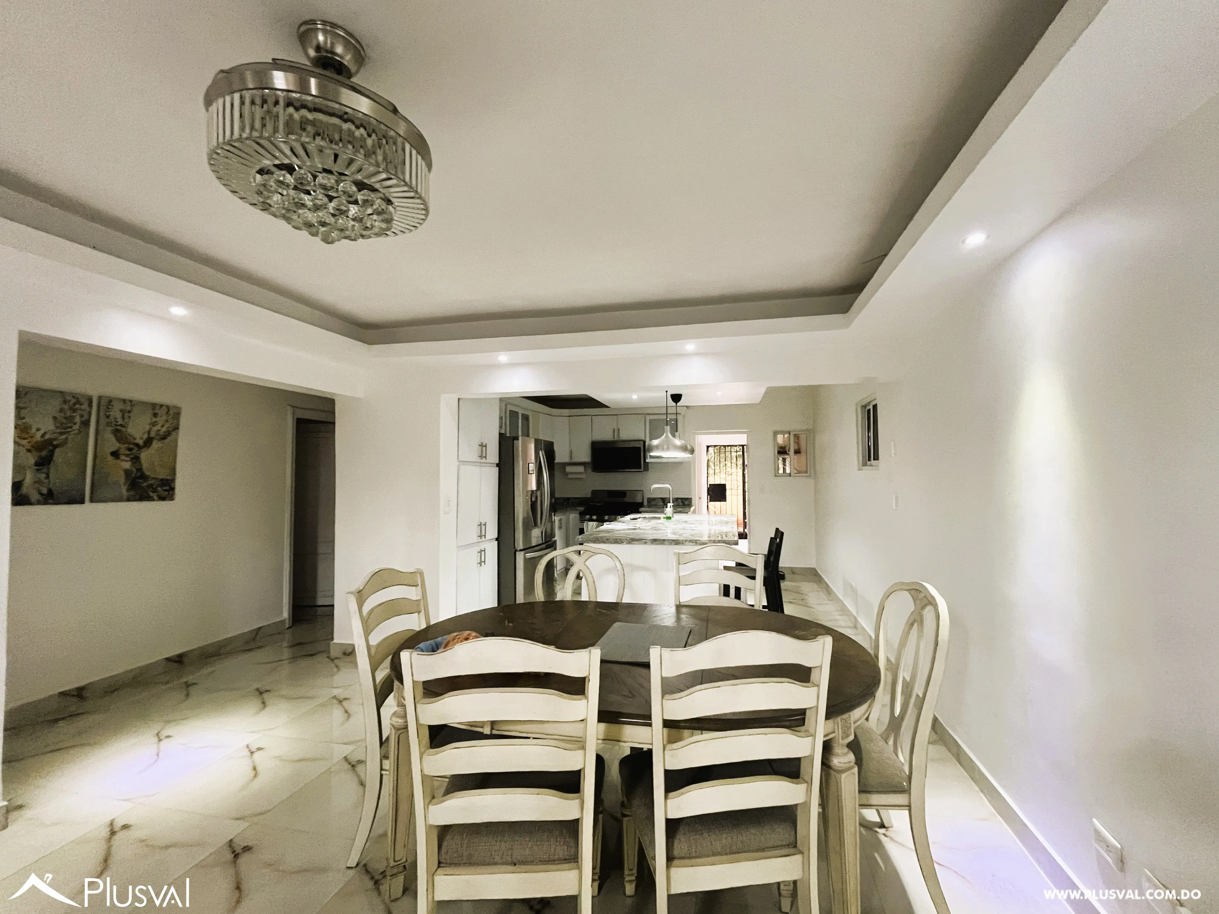 Apartamento de 3 habitaciones en alquiler en Evaristo Morales 523577