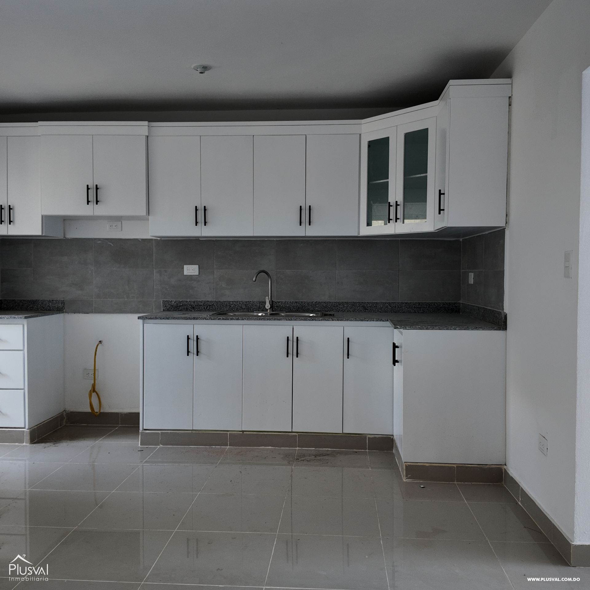 Se vende apartamento en La Vega Tercer nivel con terraza privada 424006