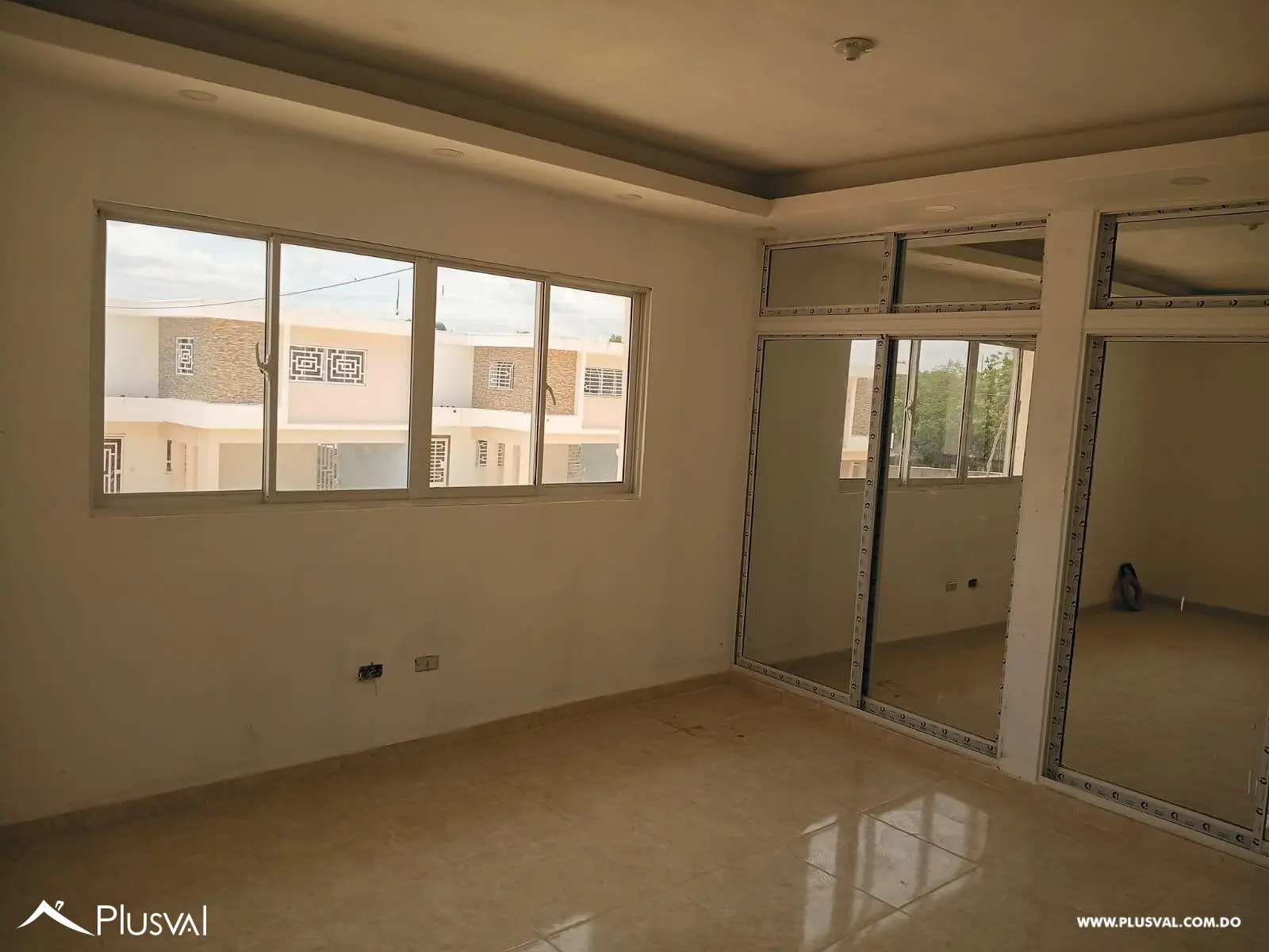 Villa moderna con piscina y patio en Santo Domingo Norte 514878