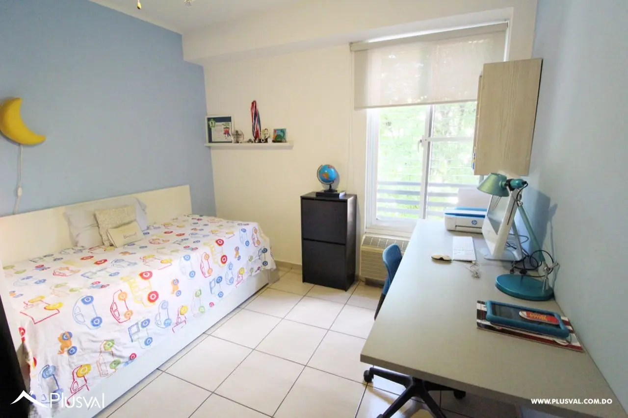 Apartamento en Alquiler de 3 habitaciones en Evaristo Morales 516737