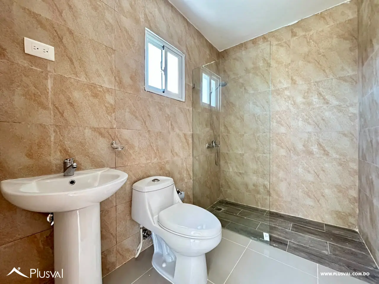 Se vende apartamento en La Vega Tercer nivel con terraza privada 531822