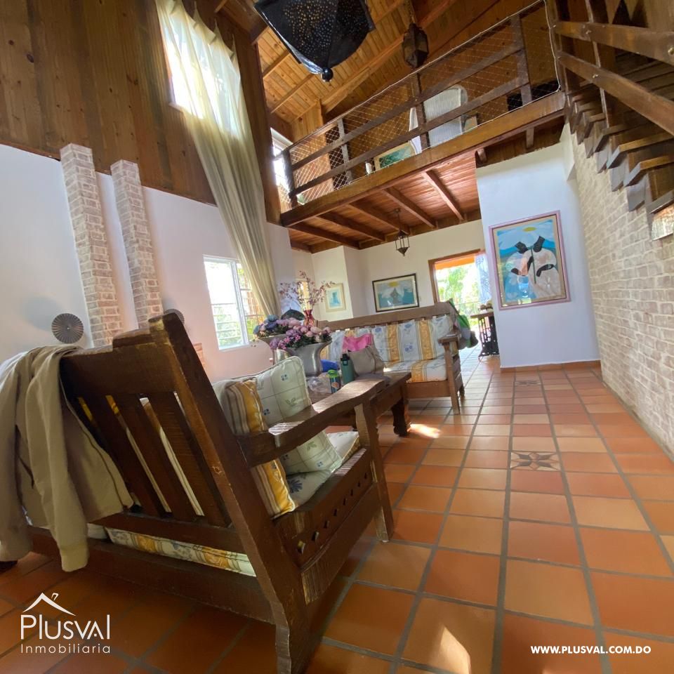 Villa de dos Niveles con Vista a la Montaña 430255