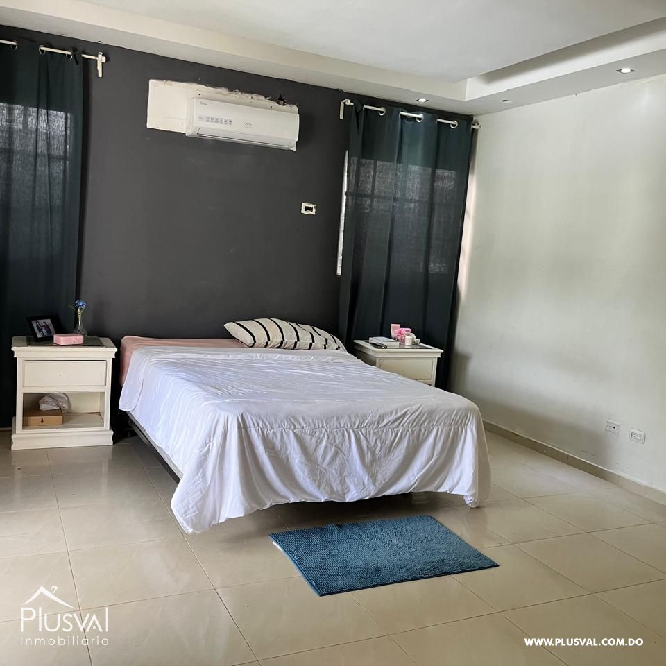 Casa Clásica de 2 Niveles en Residencial Cerrado 428426
