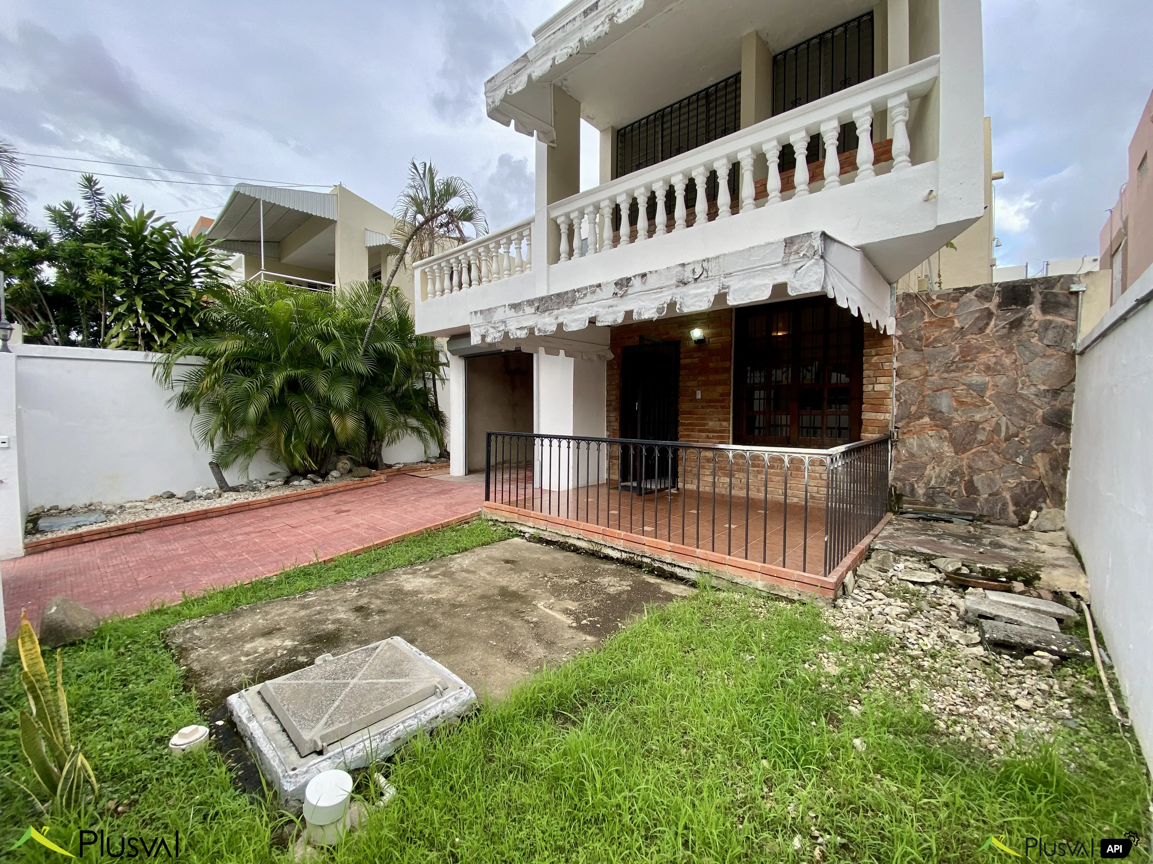 Casa Comercial de Dos Niveles en Alquiler en Urbanización Fernández – Ideal para Oficinas o Negocio 450670